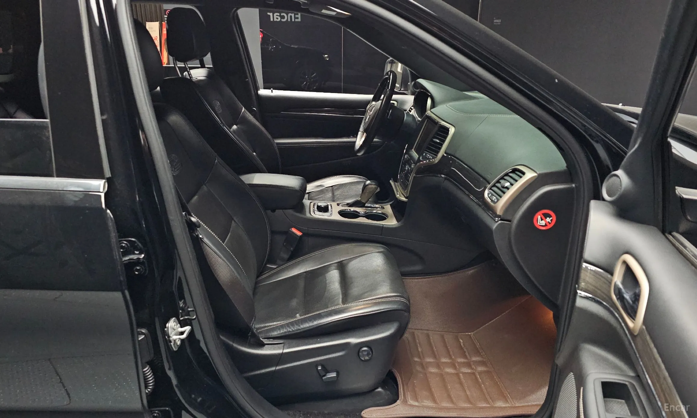 Jeep Grand Cherokee превью 12