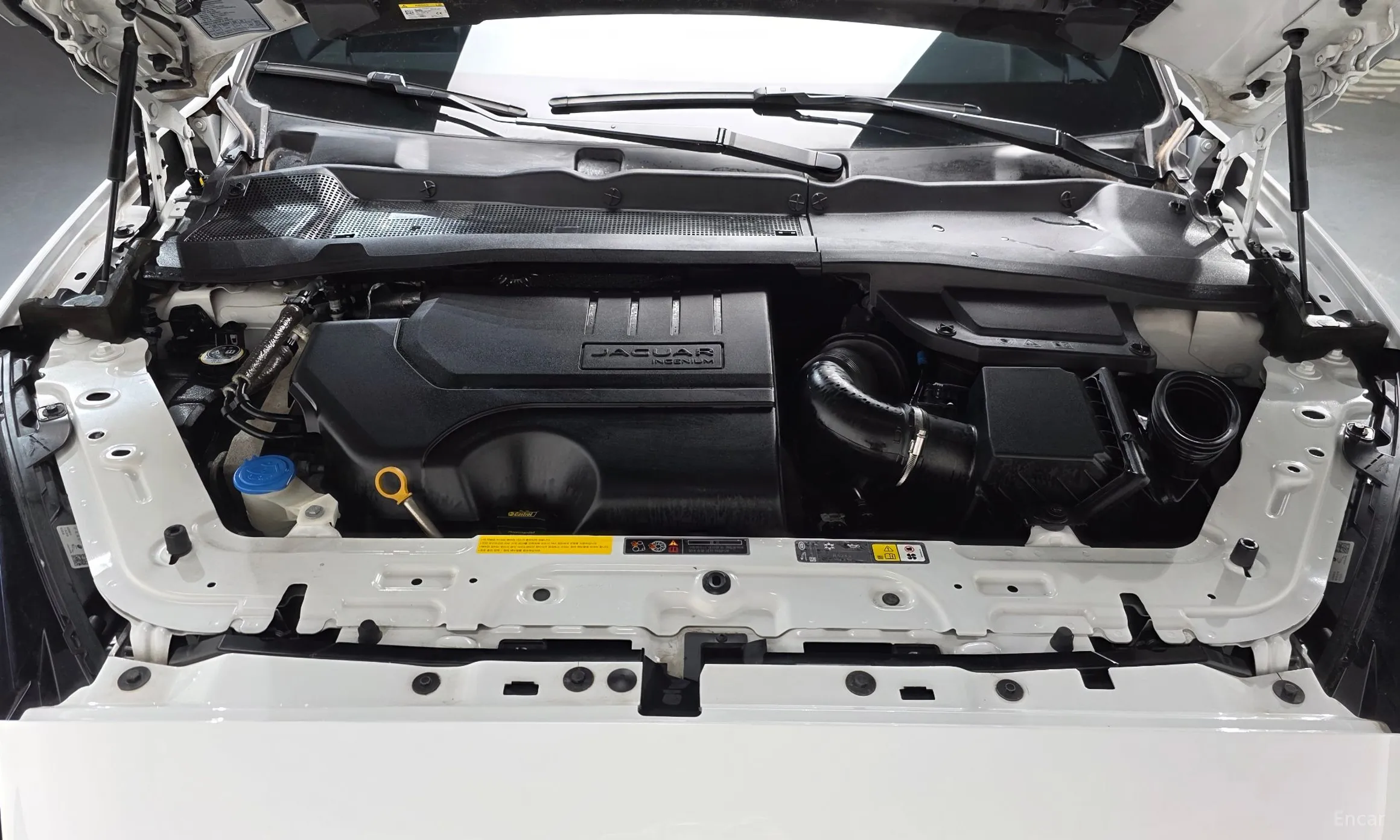 Jaguar E-PACE превью 6