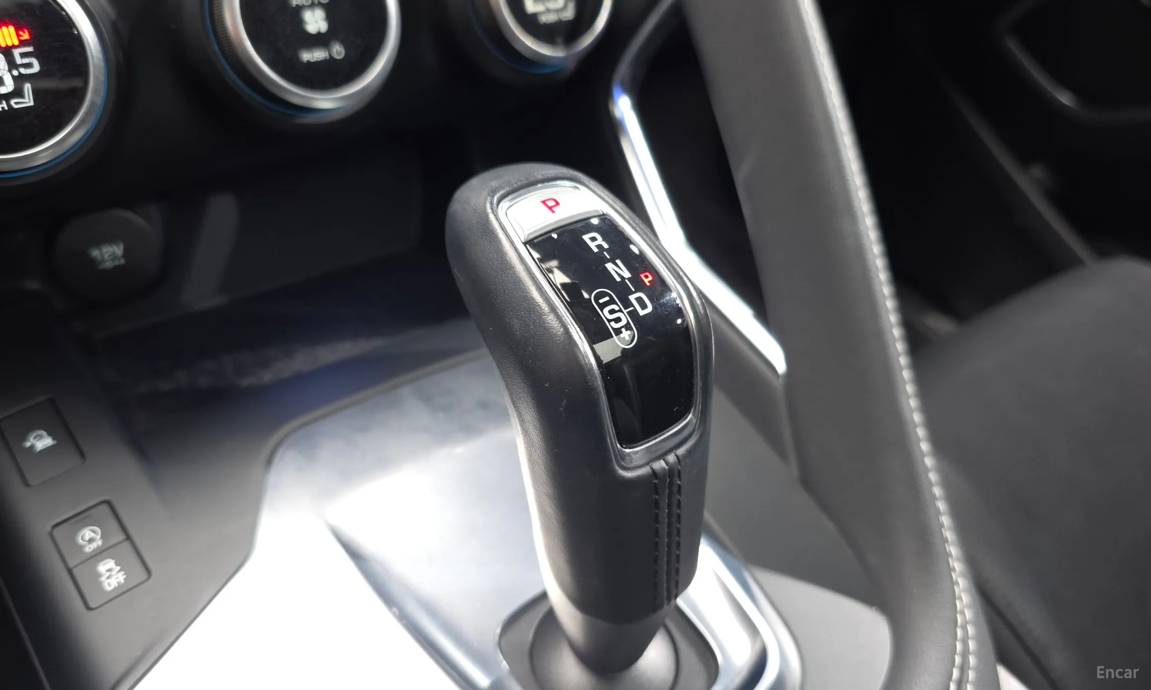 Jaguar E-PACE превью 9