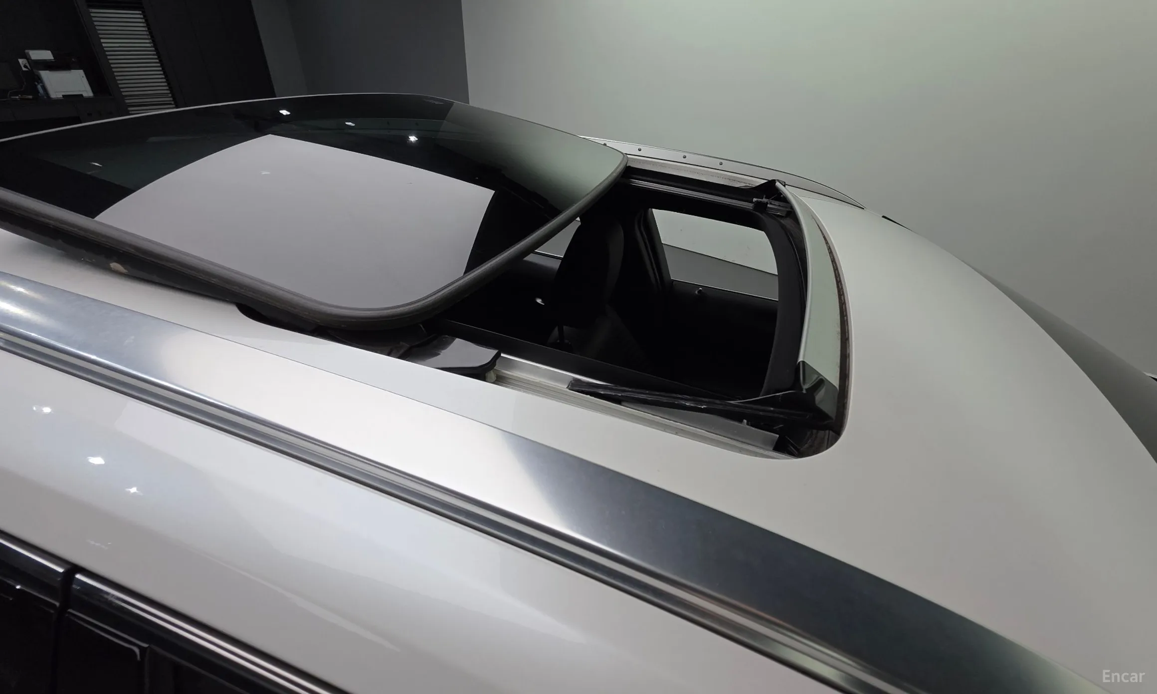 Lexus UX250h превью 11