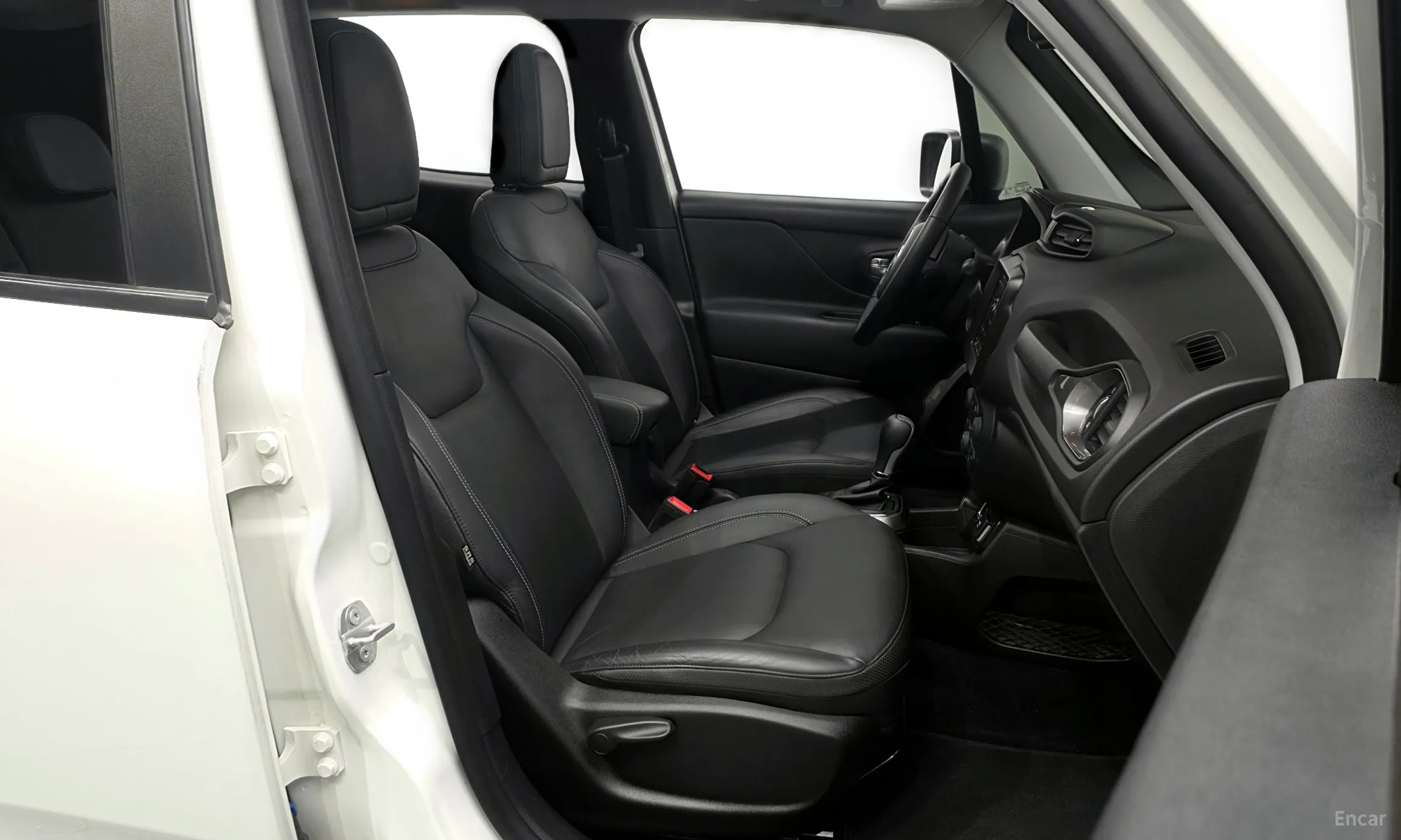 Jeep Renegade превью 11