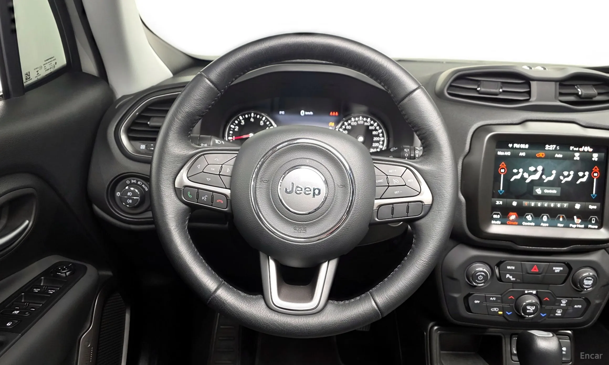 Jeep Renegade превью 13
