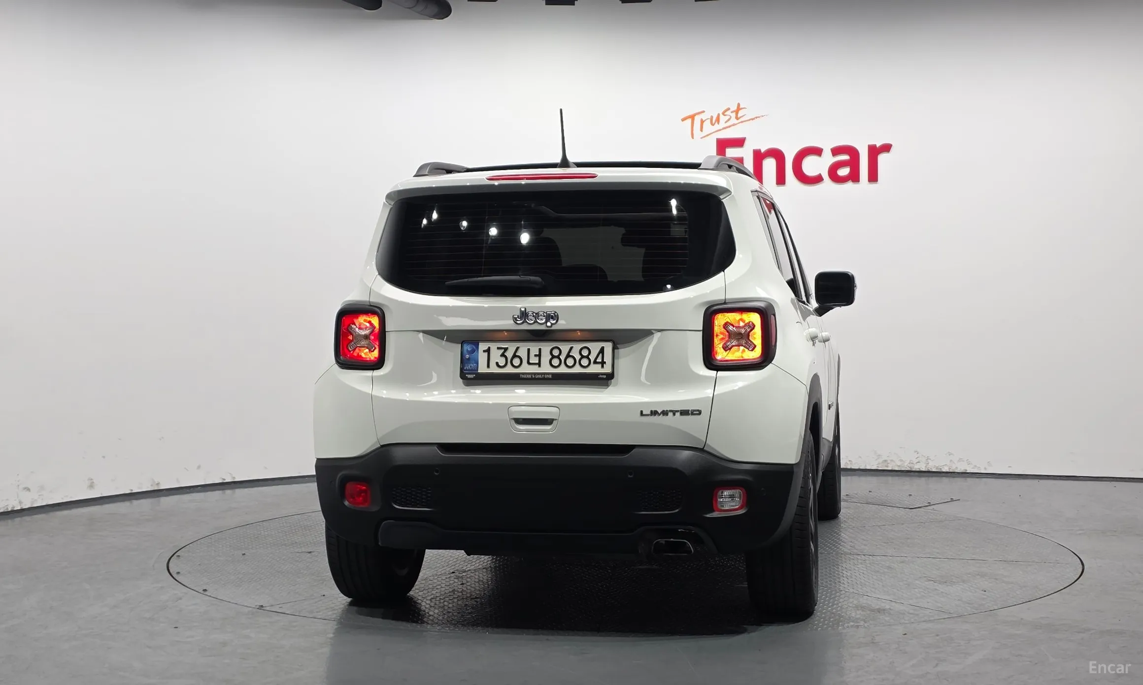 Jeep Renegade превью 4