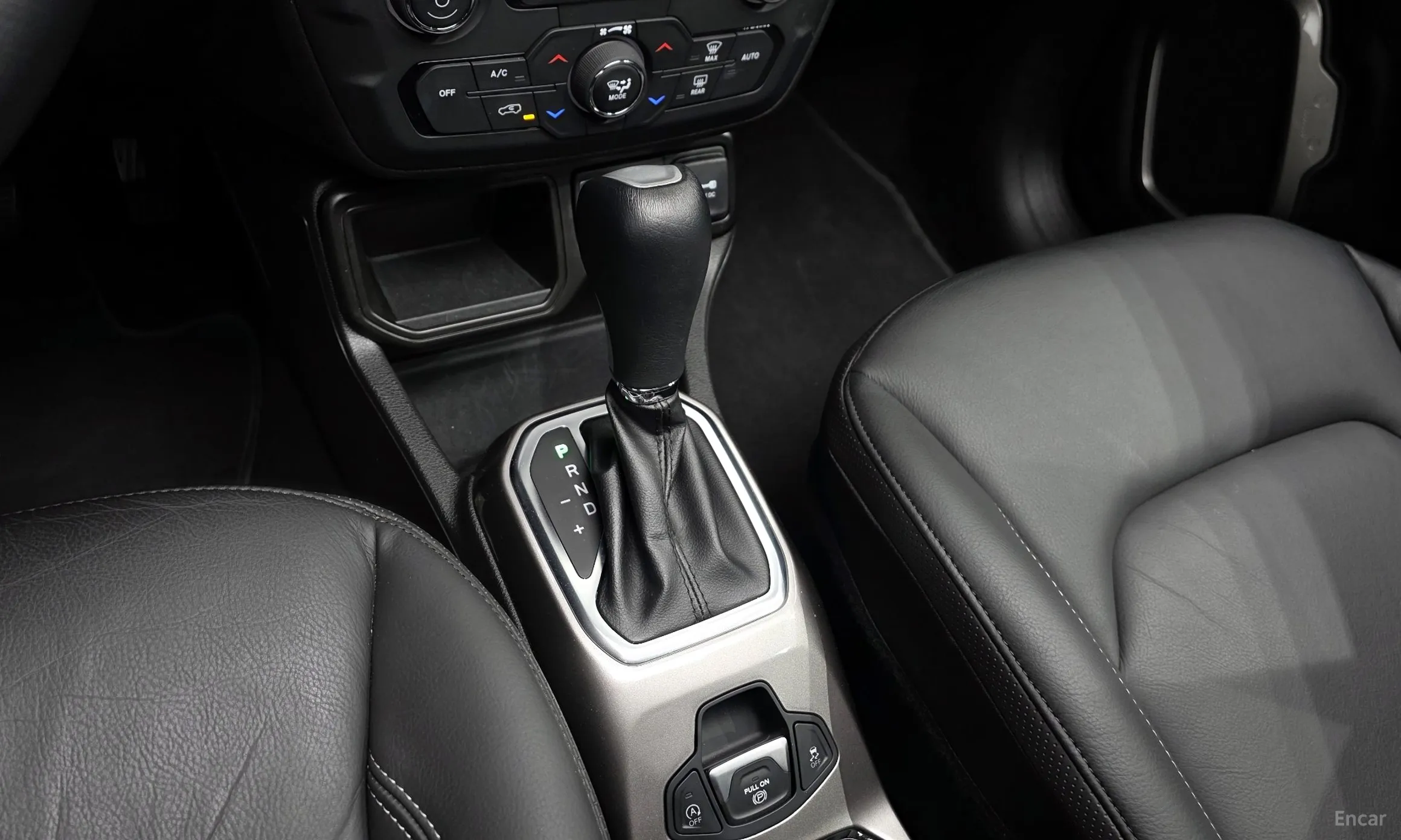 Jeep Renegade превью 9