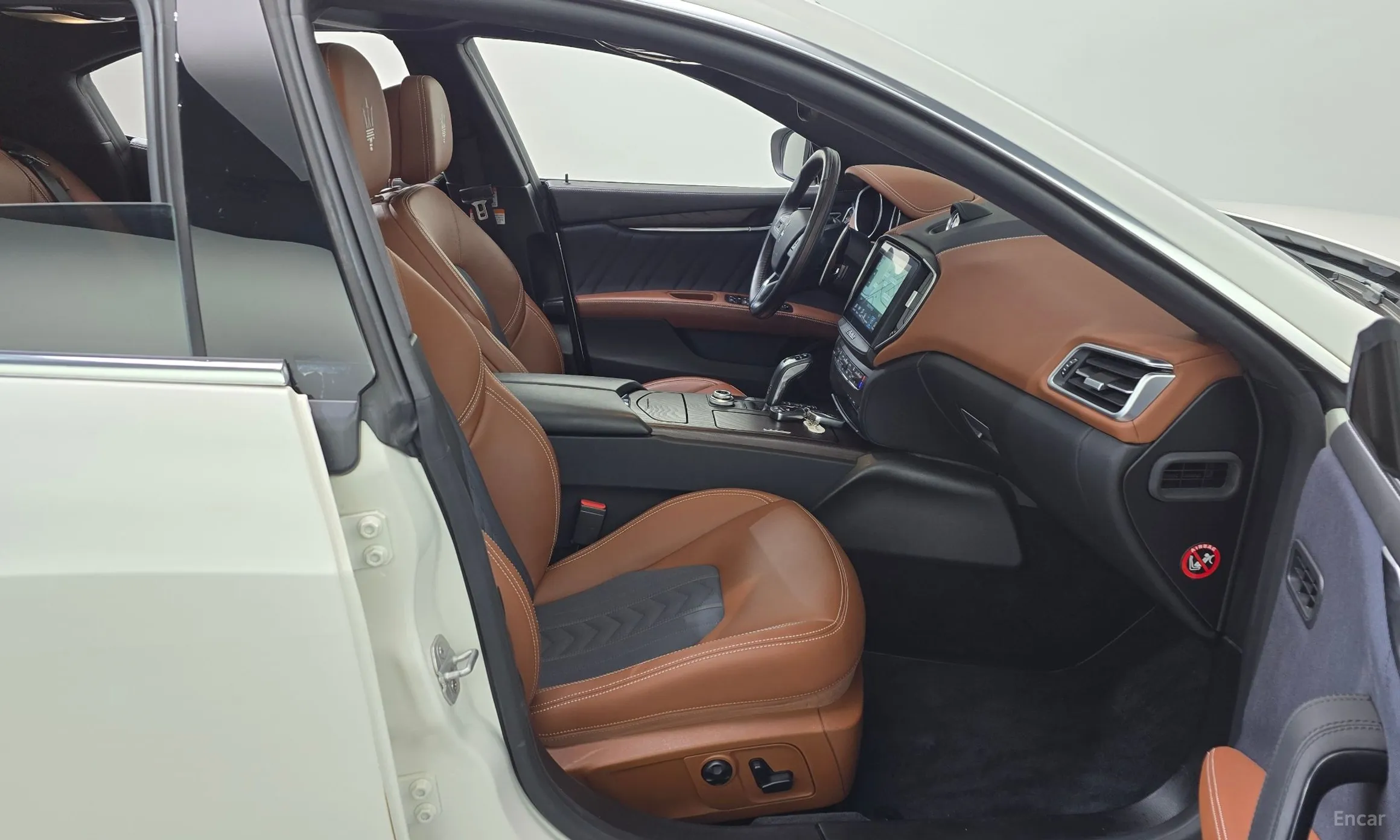 Maserati Ghibli превью 11
