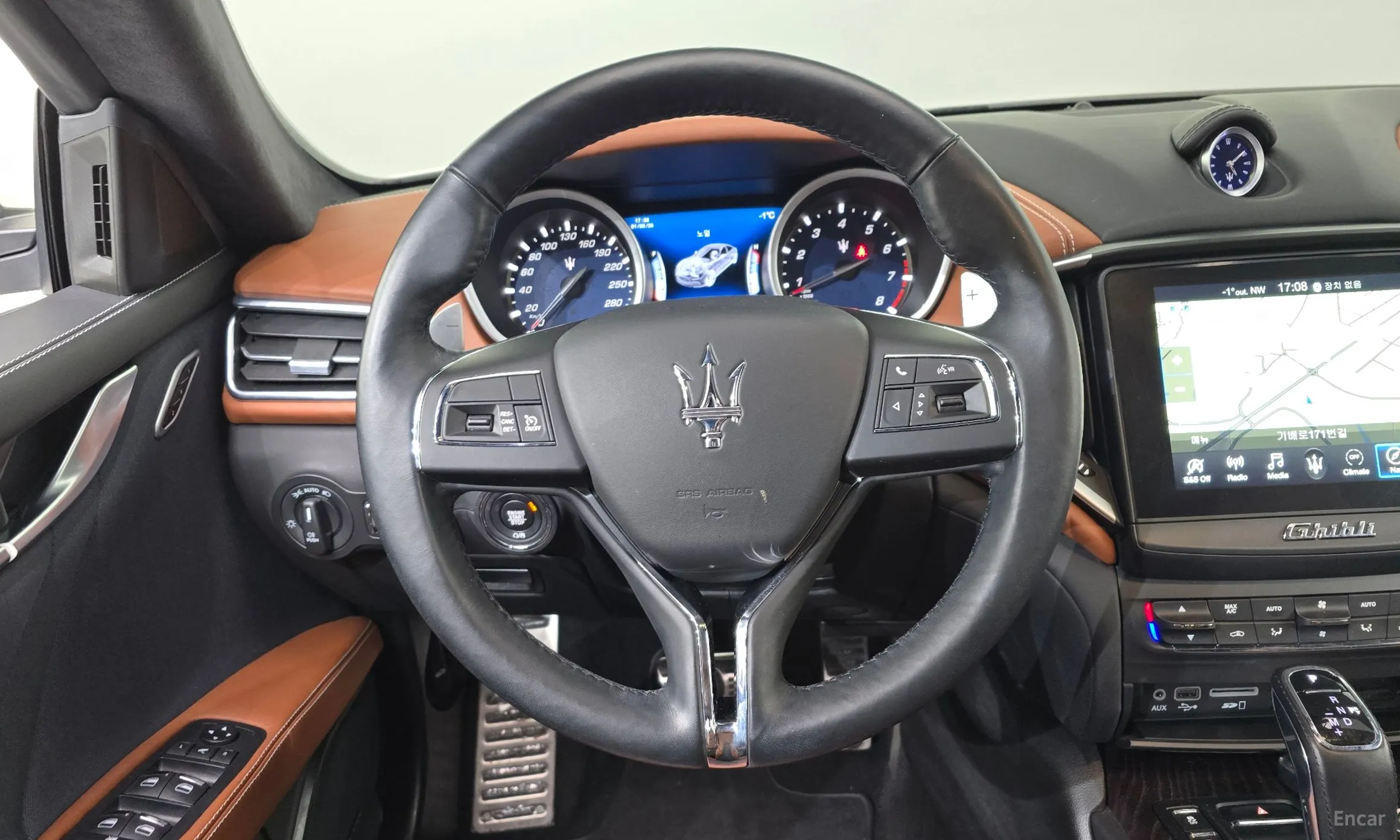 Maserati Ghibli превью 13