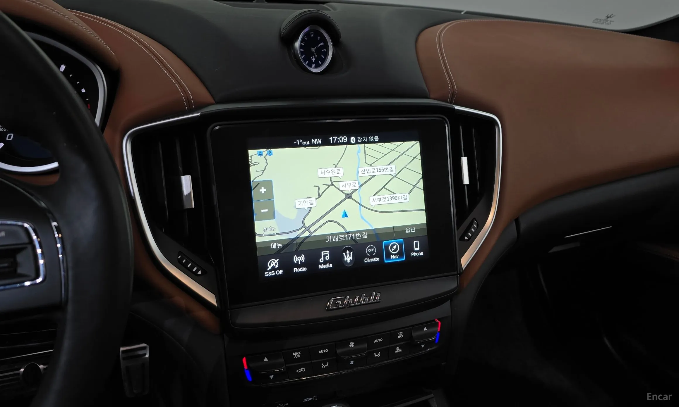 Maserati Ghibli превью 14