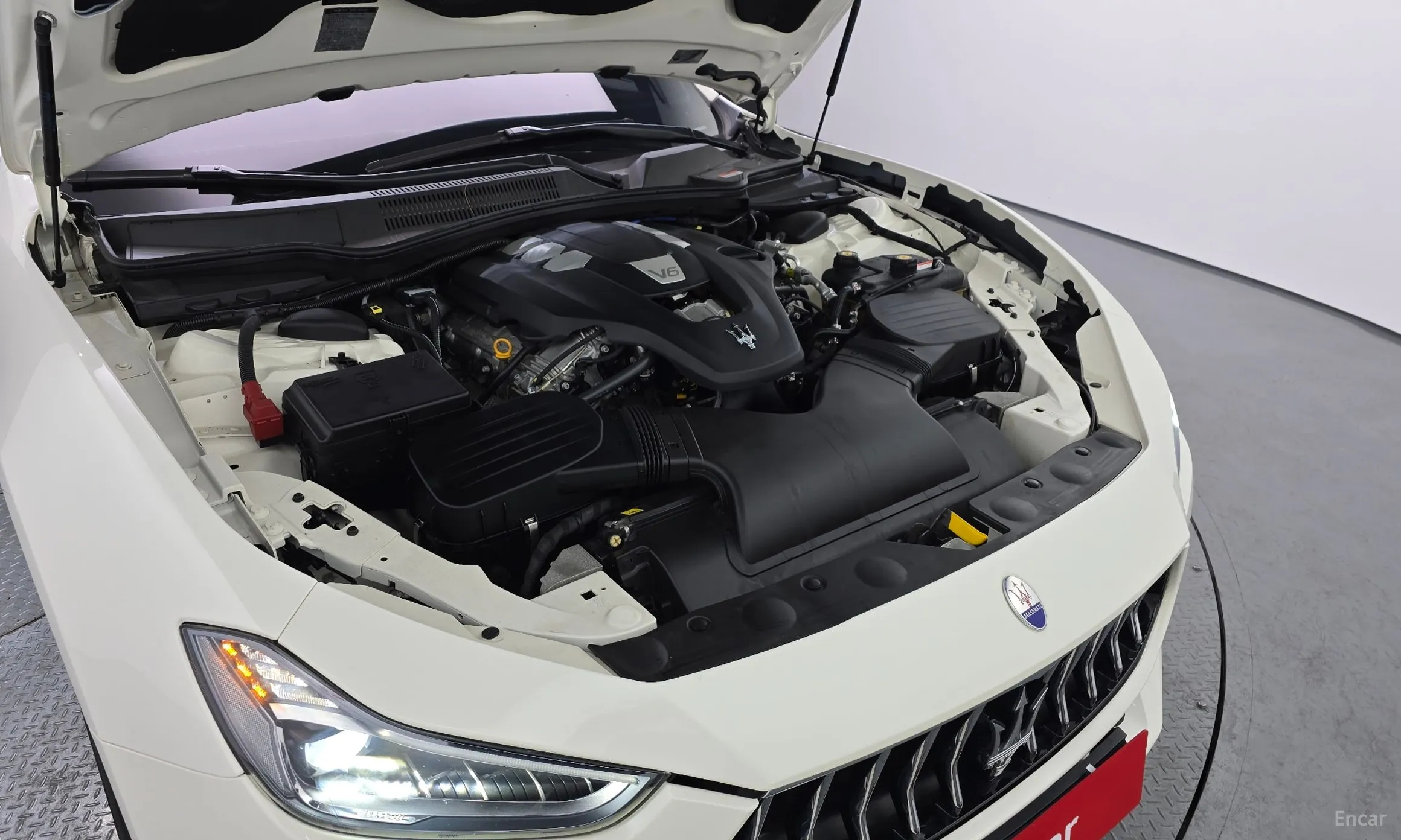 Maserati Ghibli превью 6