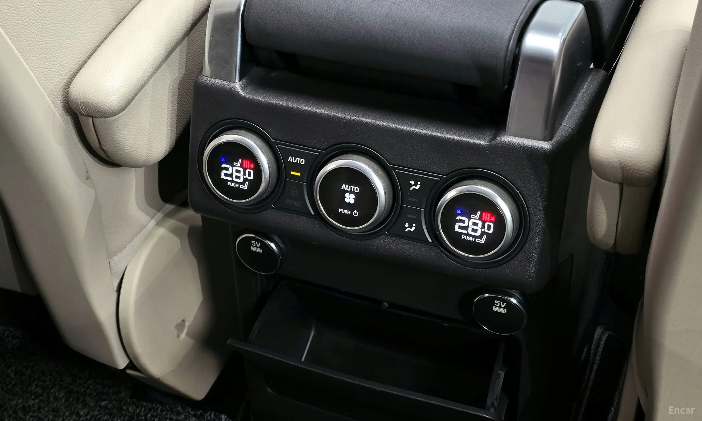 Land Rover Discovery 5 превью 19
