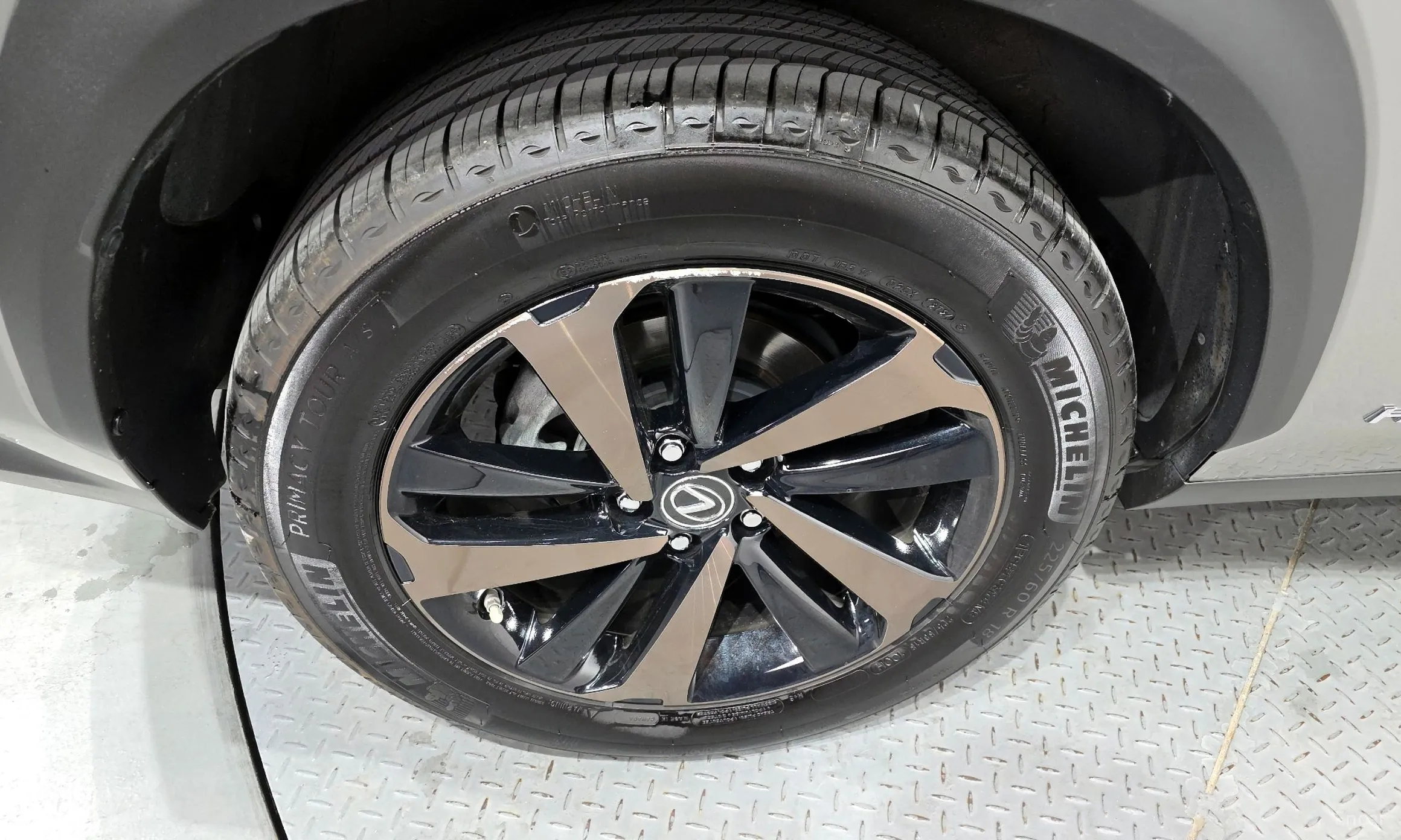 Lexus NX300h превью 5