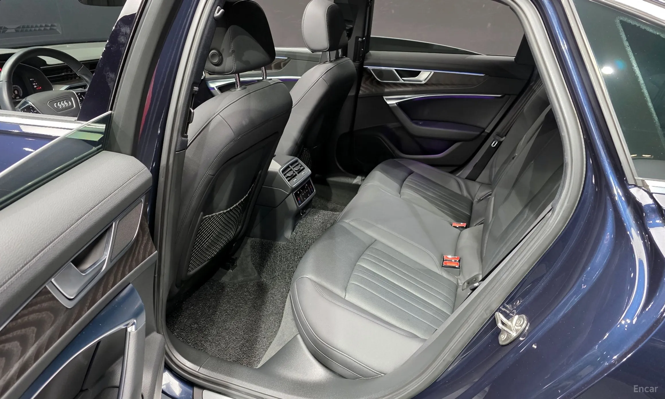 Audi A6 (C8) превью 12