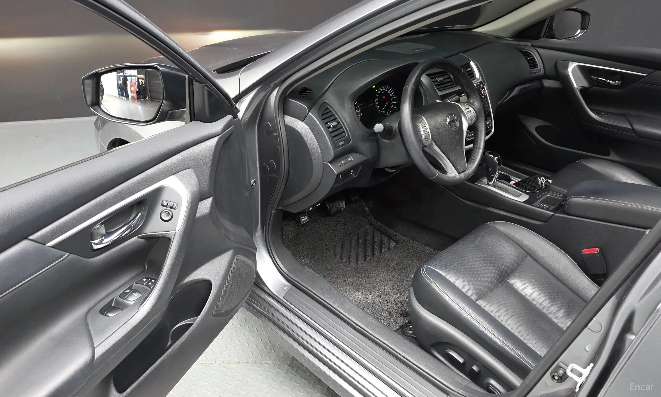 Nissan Altima превью 12