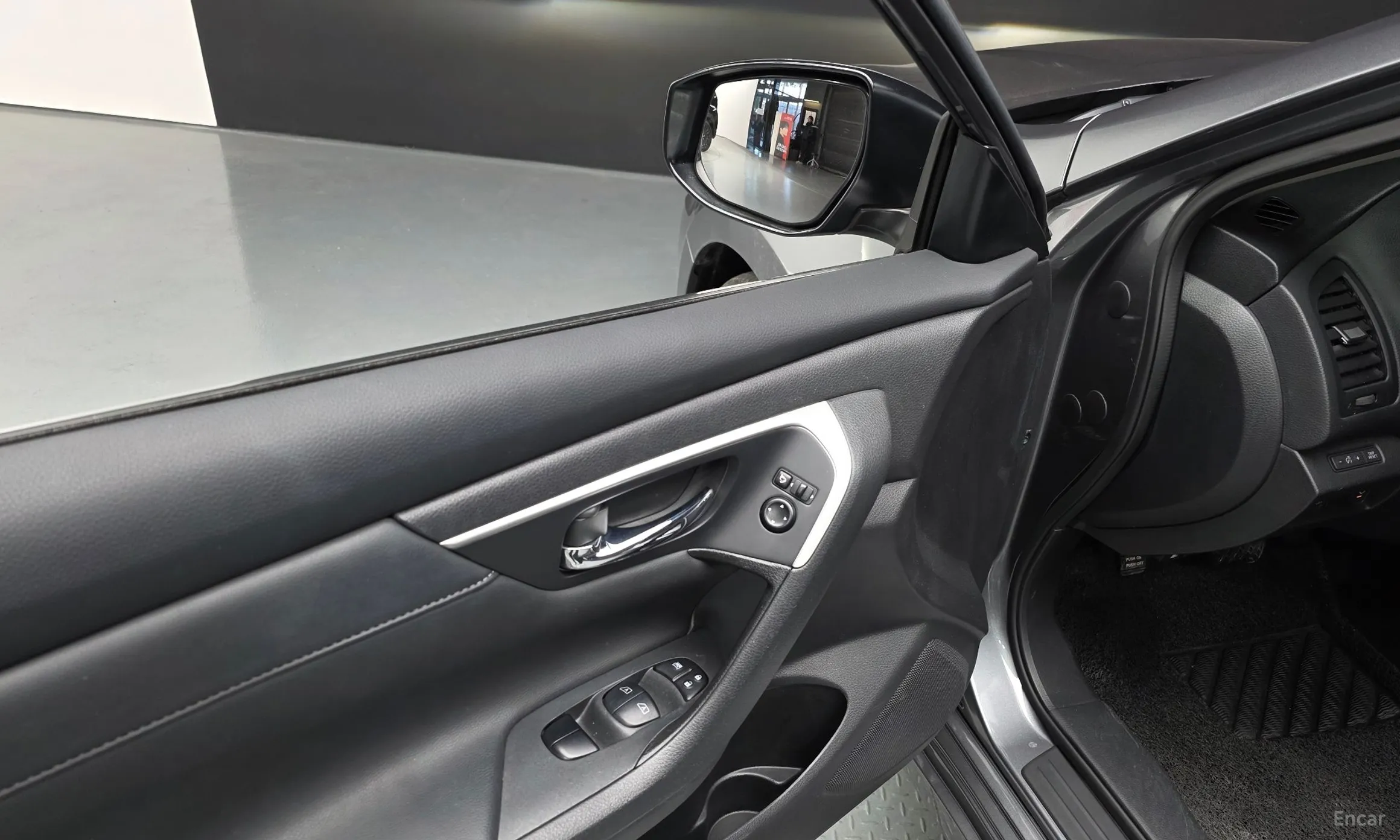 Nissan Altima превью 13