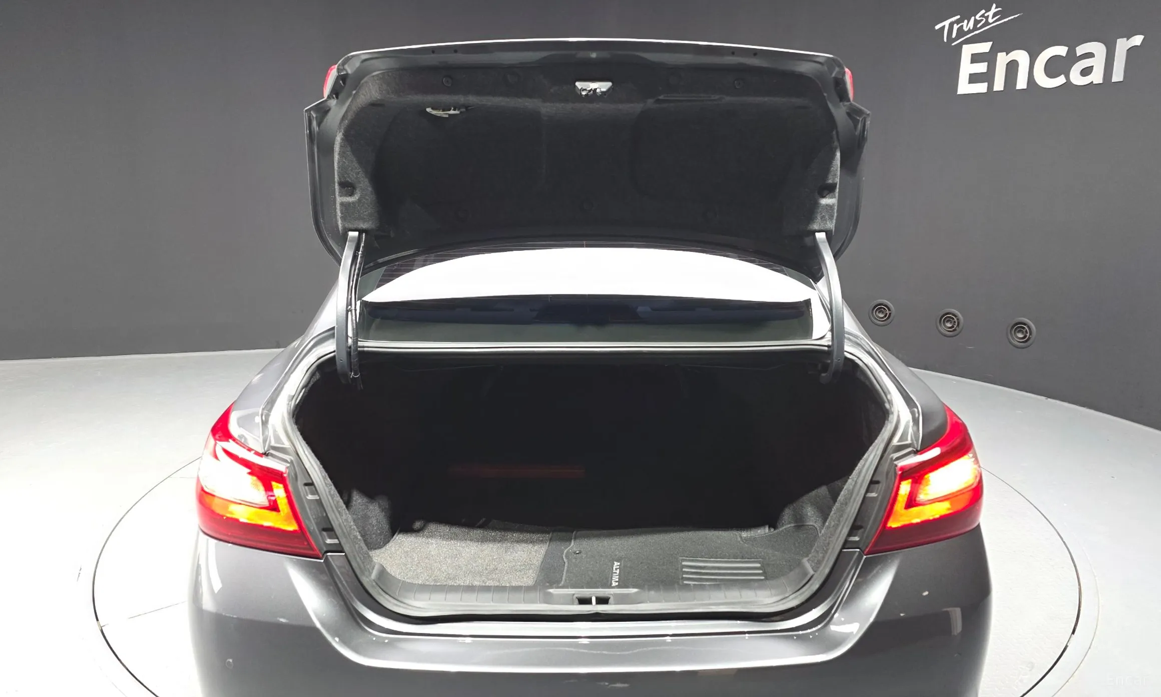 Nissan Altima превью 20
