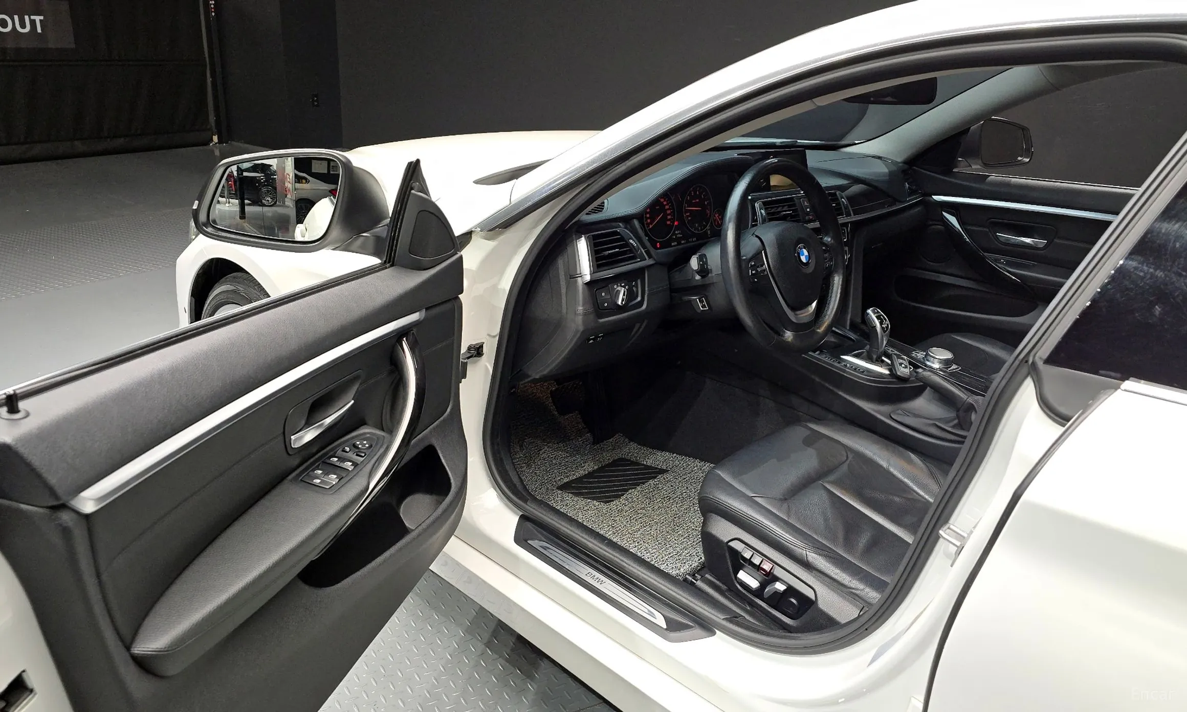 BMW Series 4 (F32) превью 10