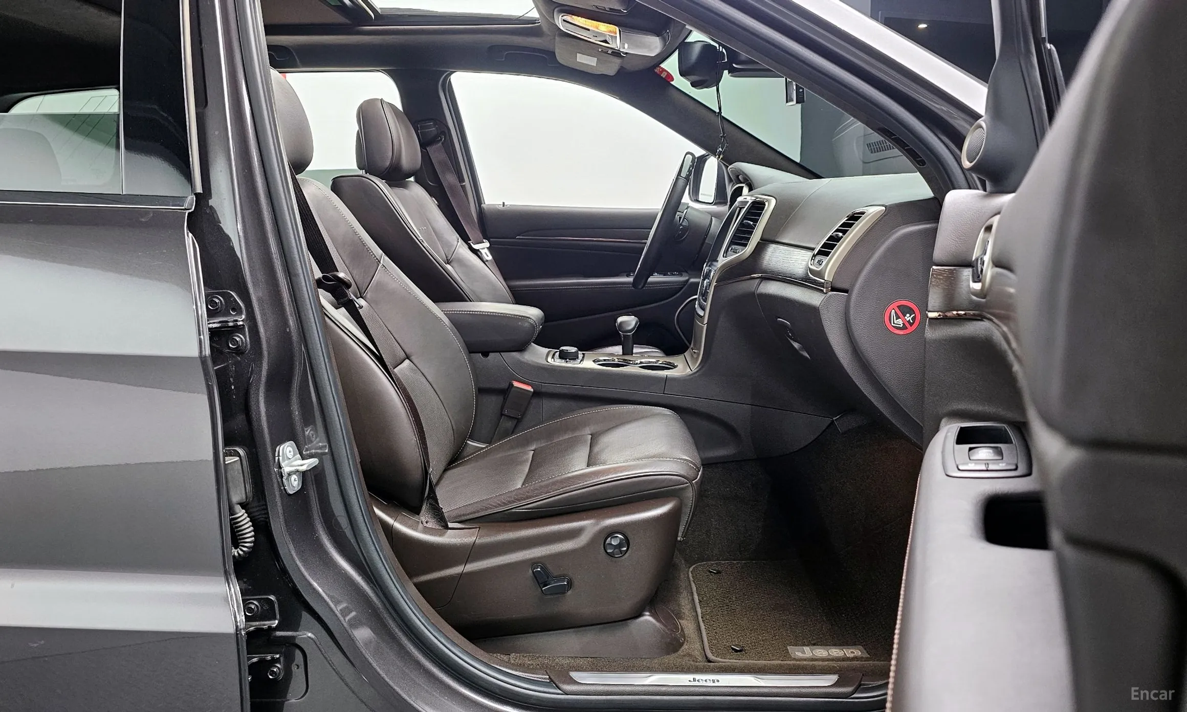 Jeep Grand Cherokee превью 10