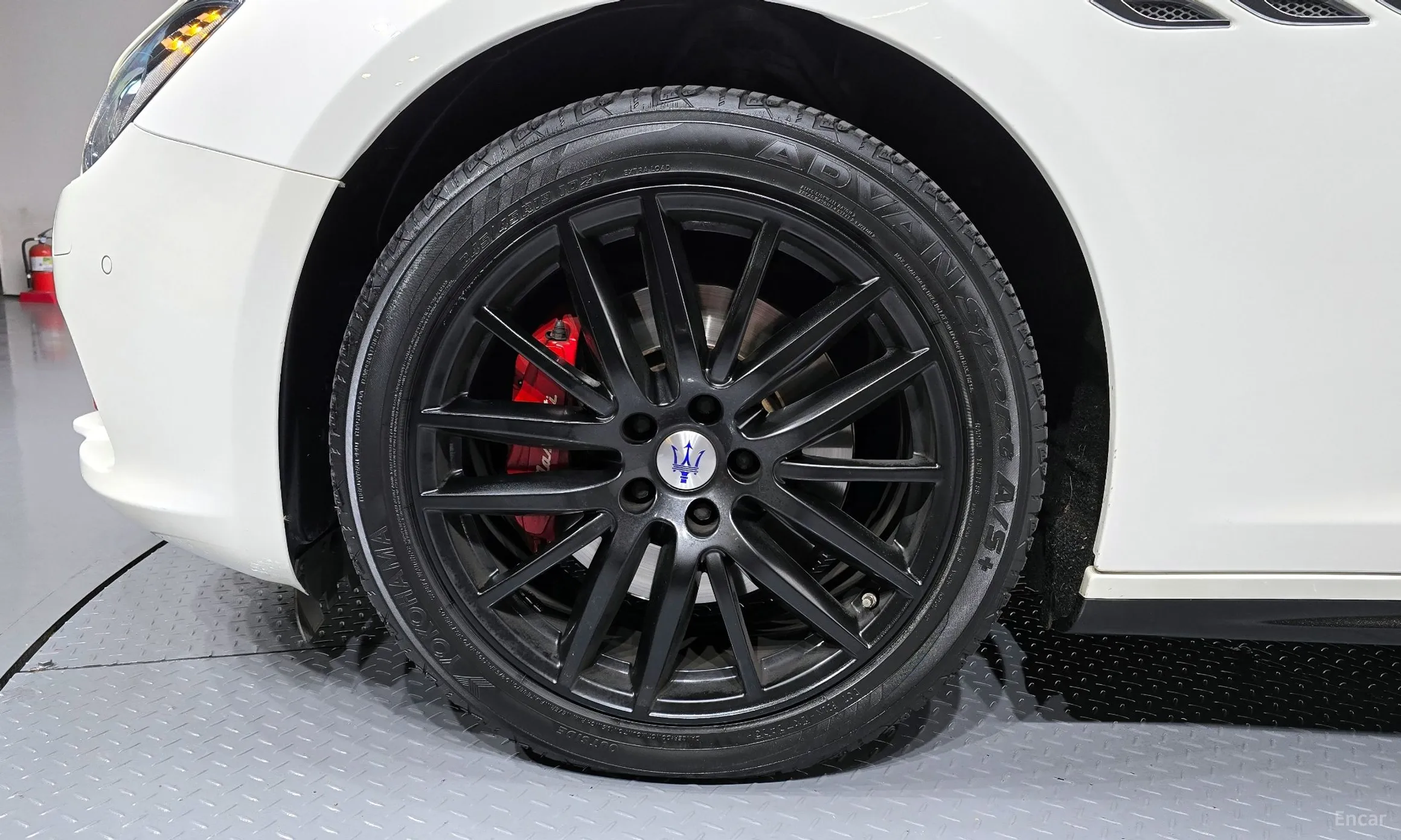 Maserati Ghibli превью 5