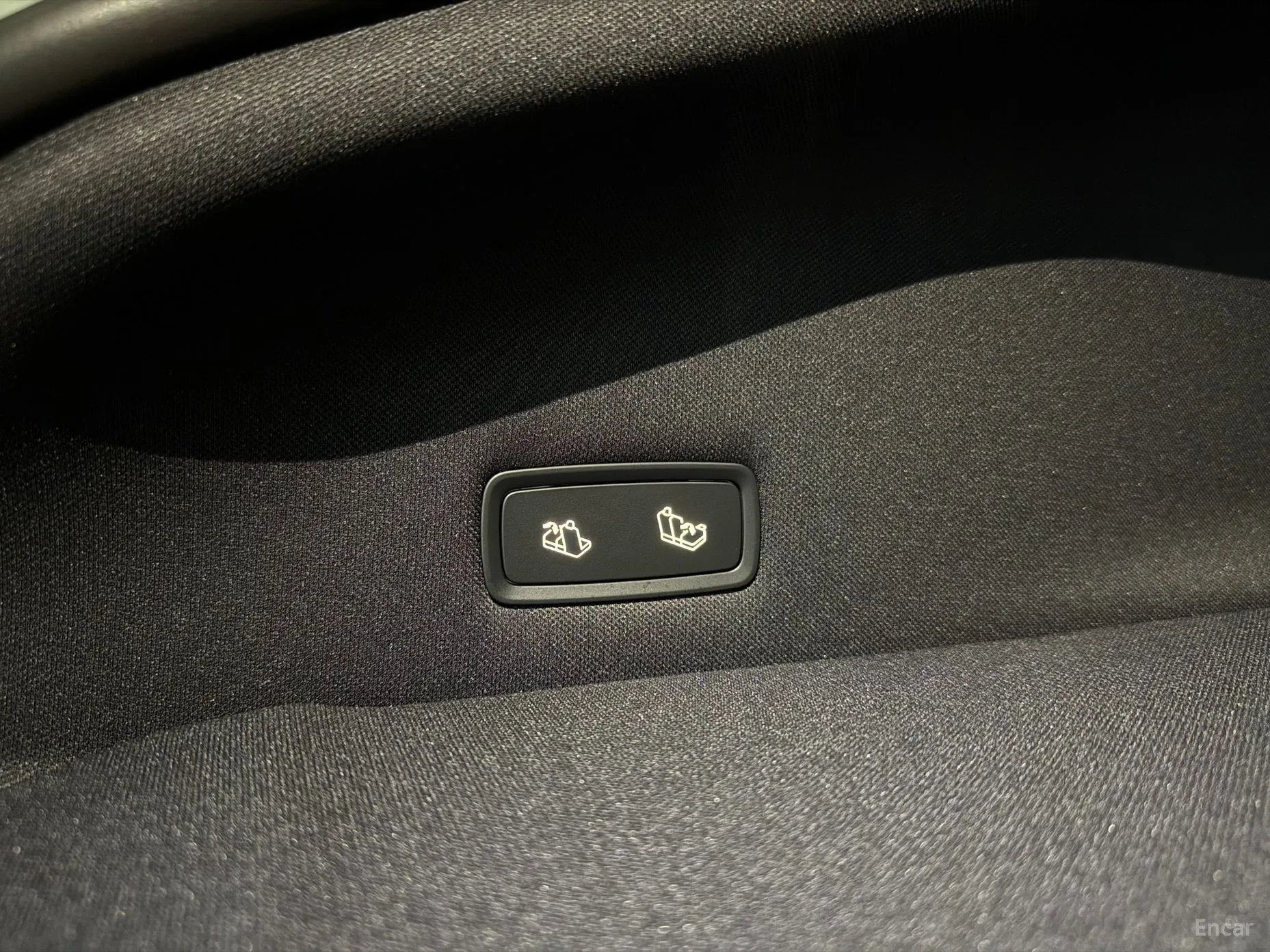 Tesla Model Y превью 17