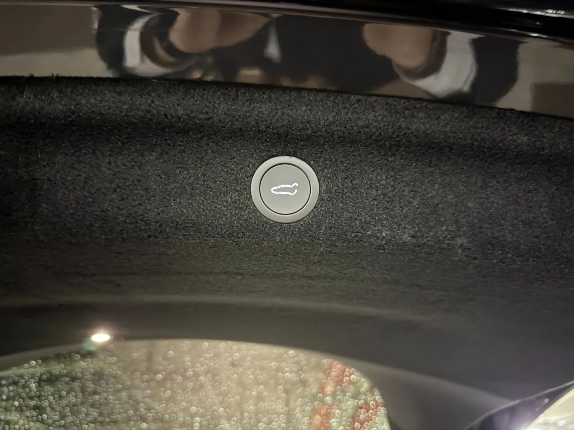 Tesla Model Y превью 18