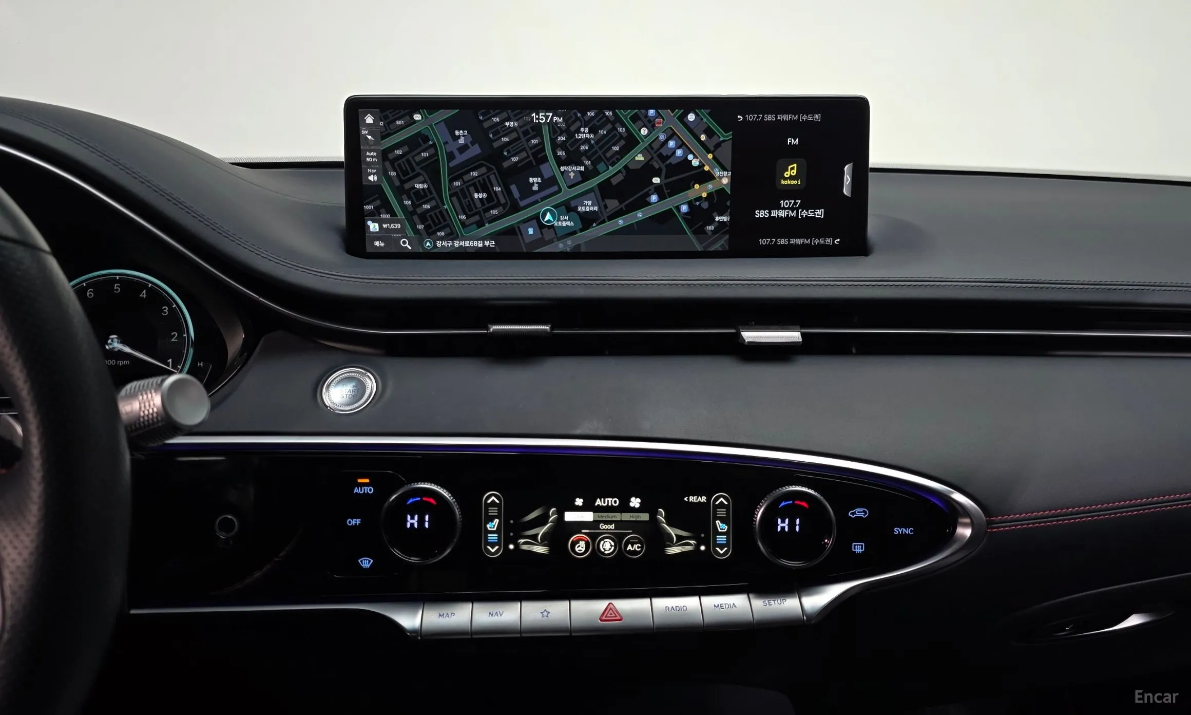 Genesis GV70 превью 14