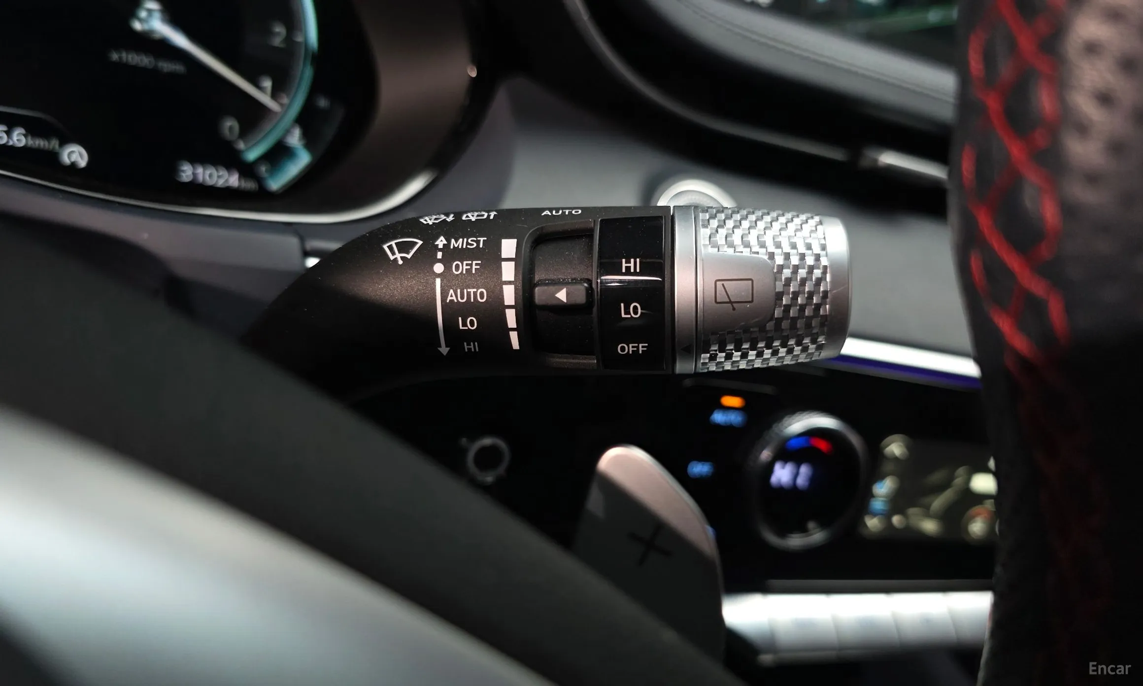 Genesis GV70 превью 17