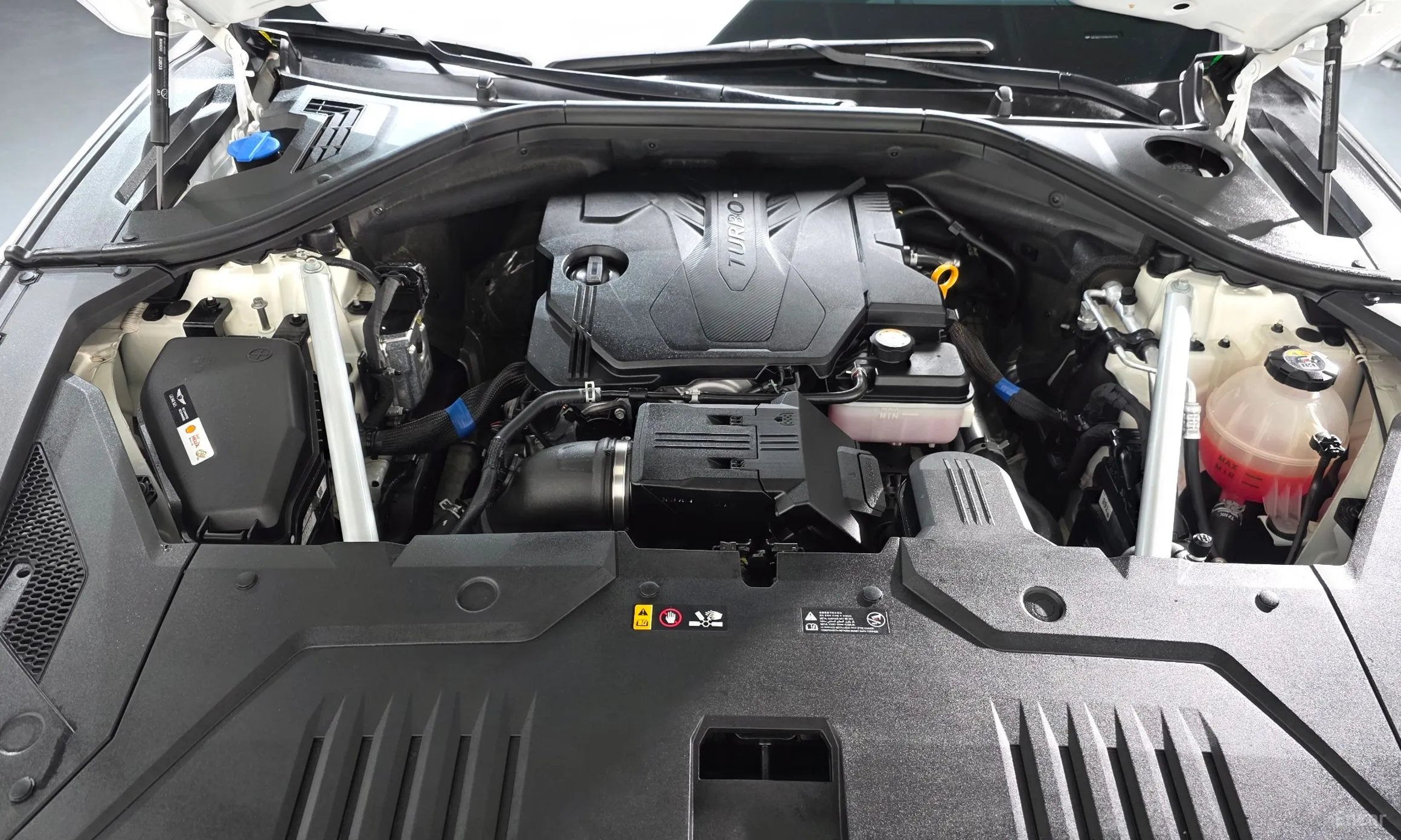 Genesis GV70 превью 6