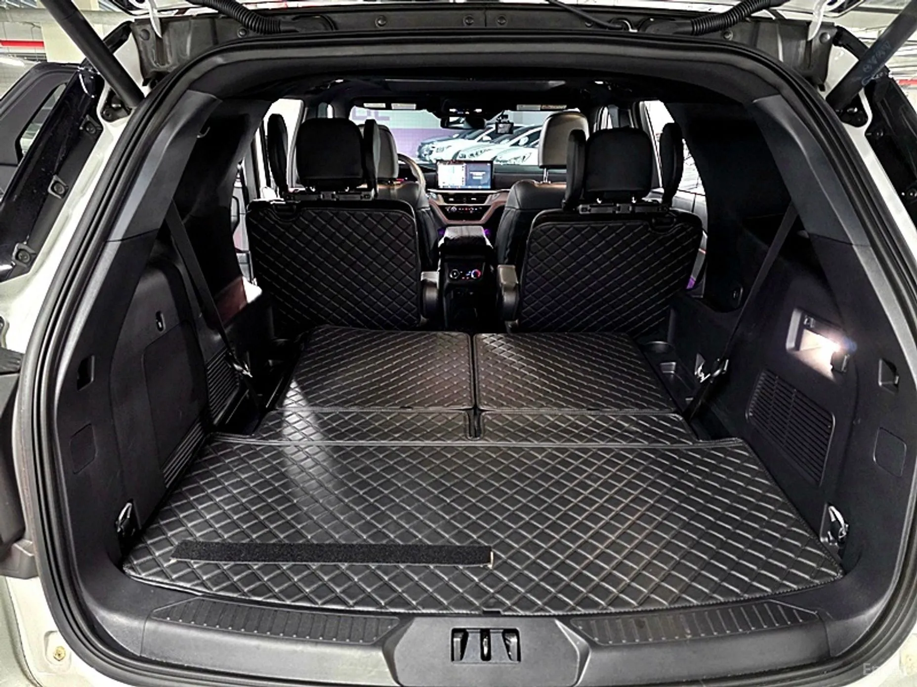 Ford Explorer 6th Generation превью 19