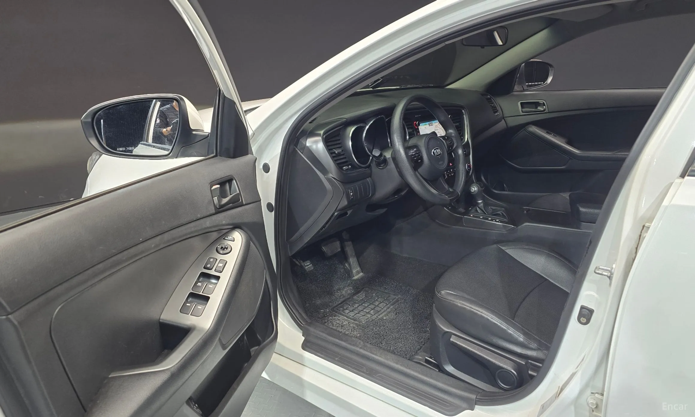 Kia K5 превью 10