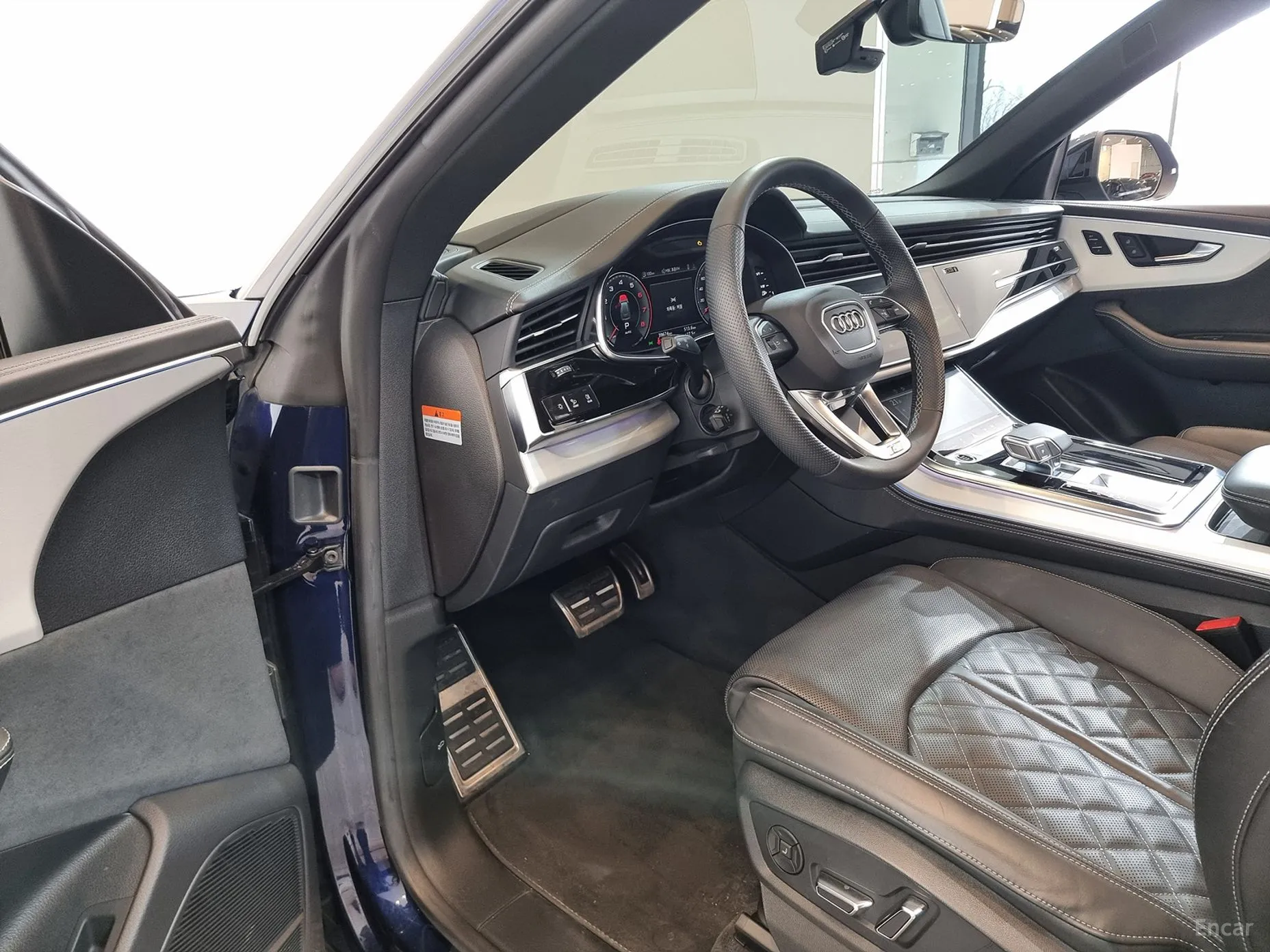 Audi Q8 (4M) превью 10