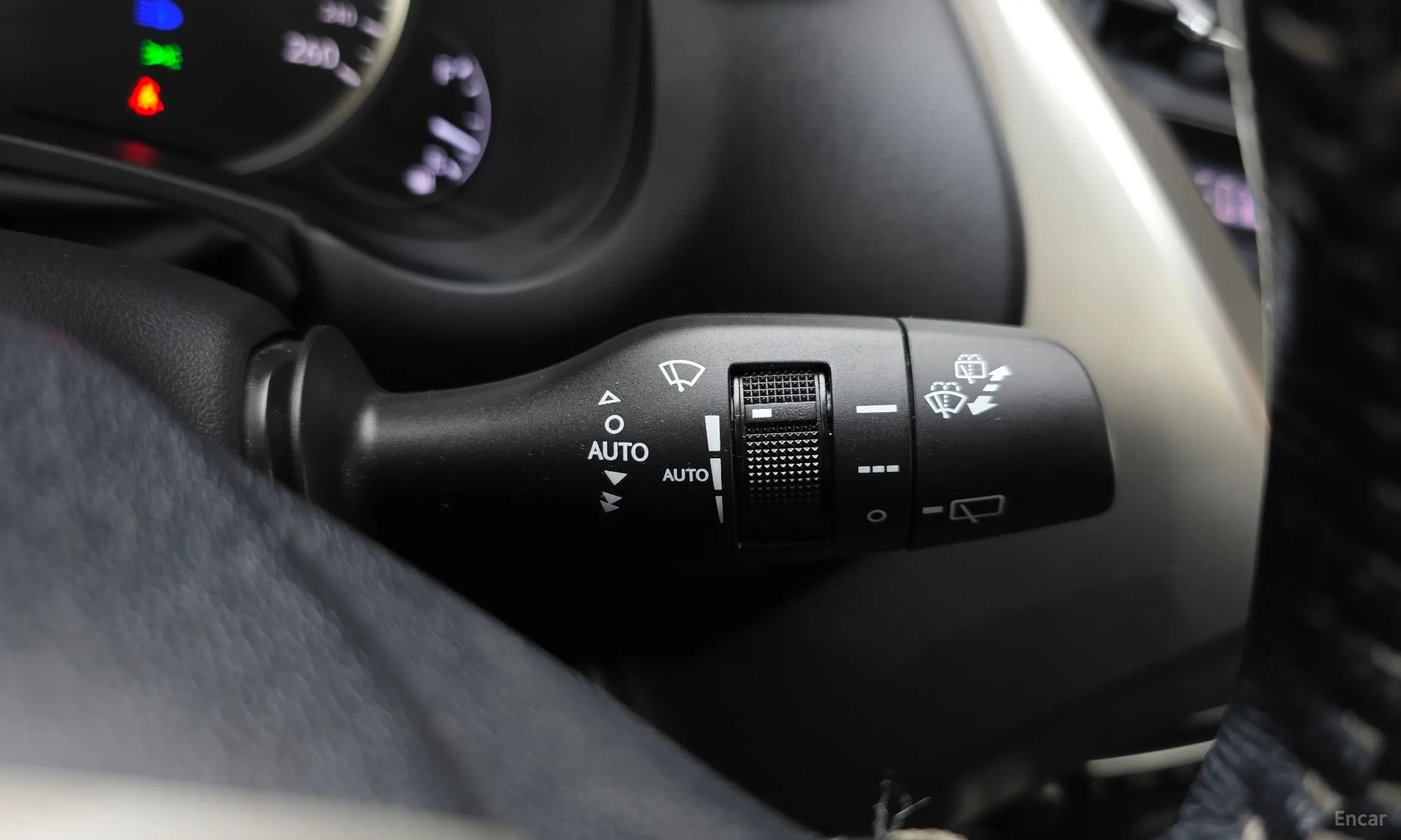 Lexus NX300h превью 15