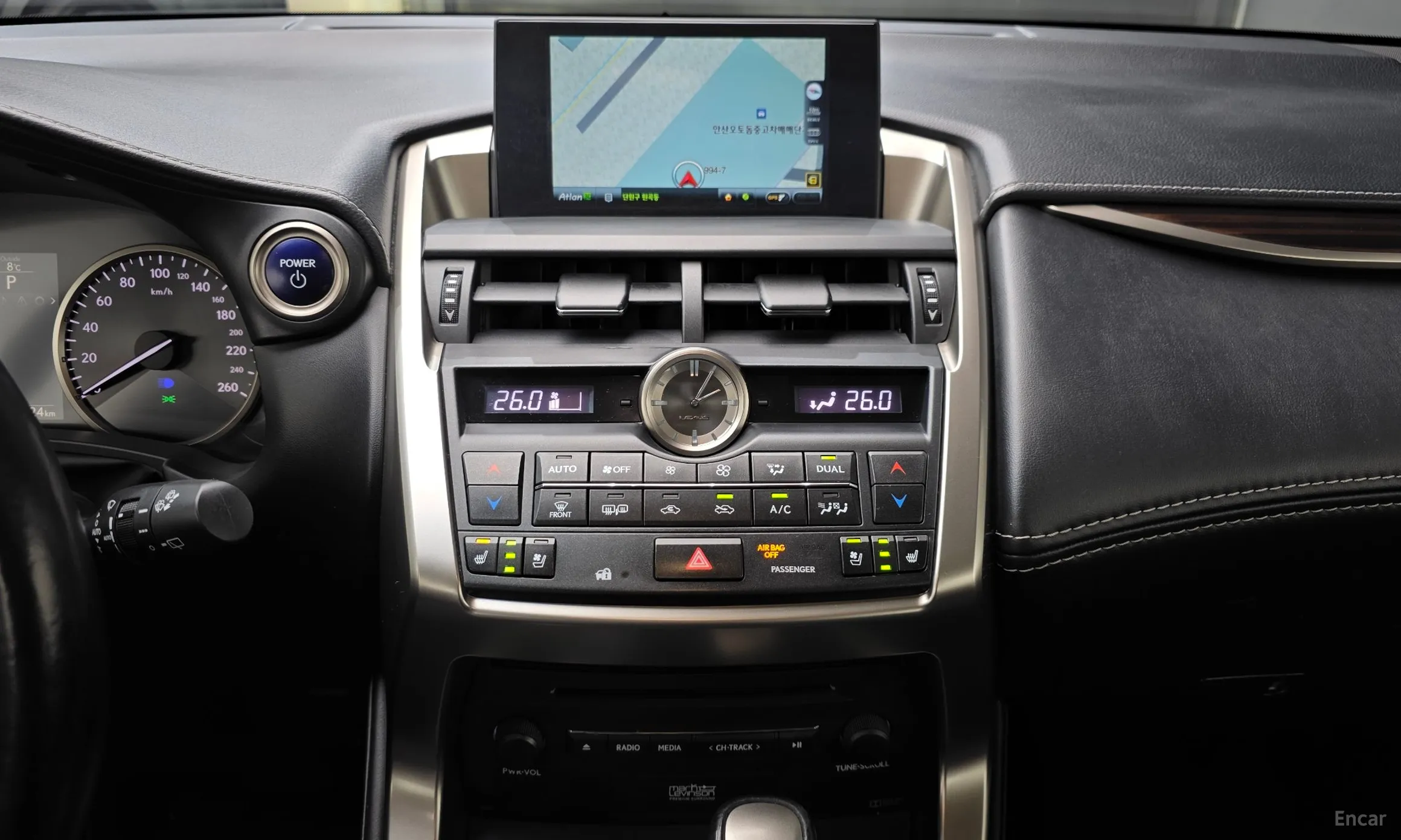 Lexus NX300h превью 17
