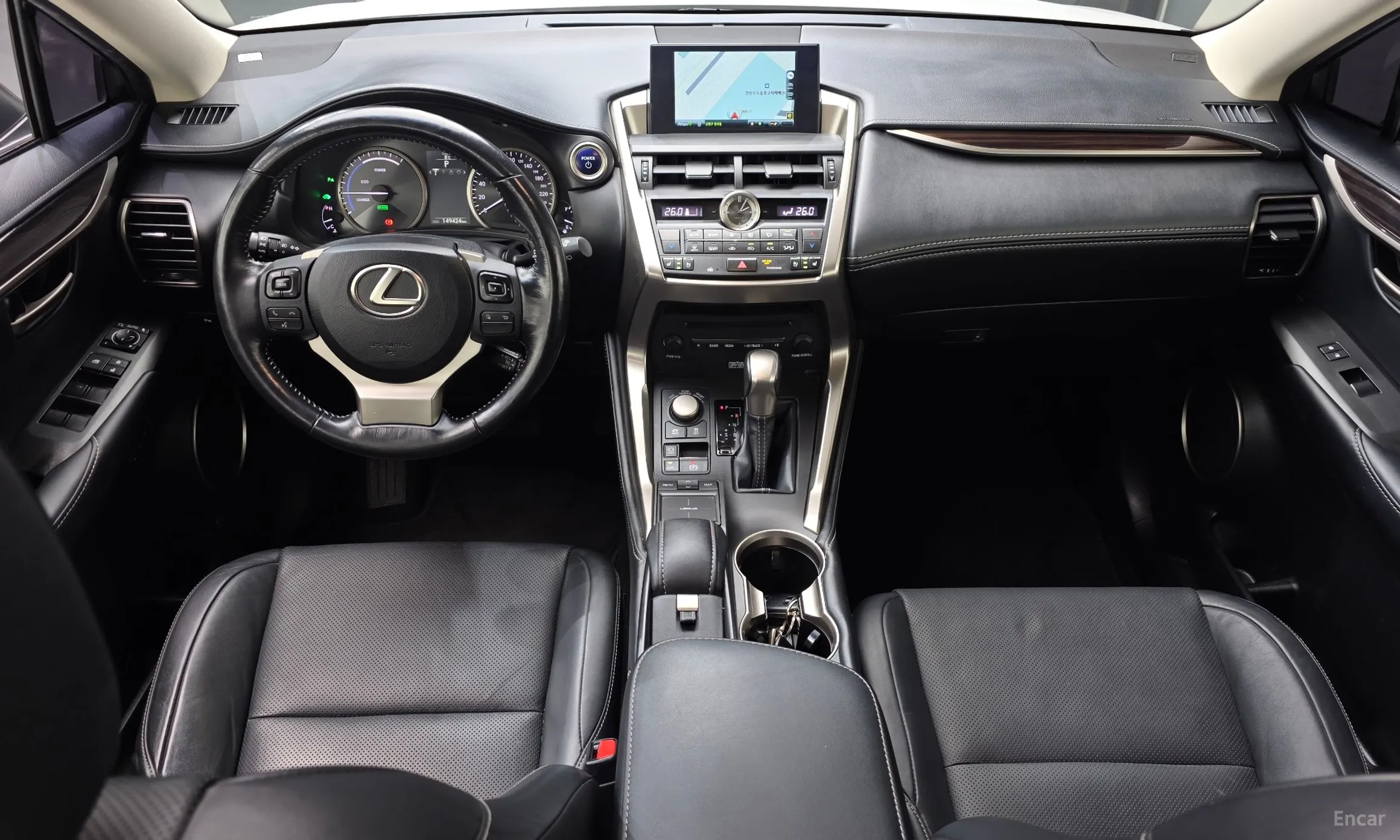 Lexus NX300h превью 7
