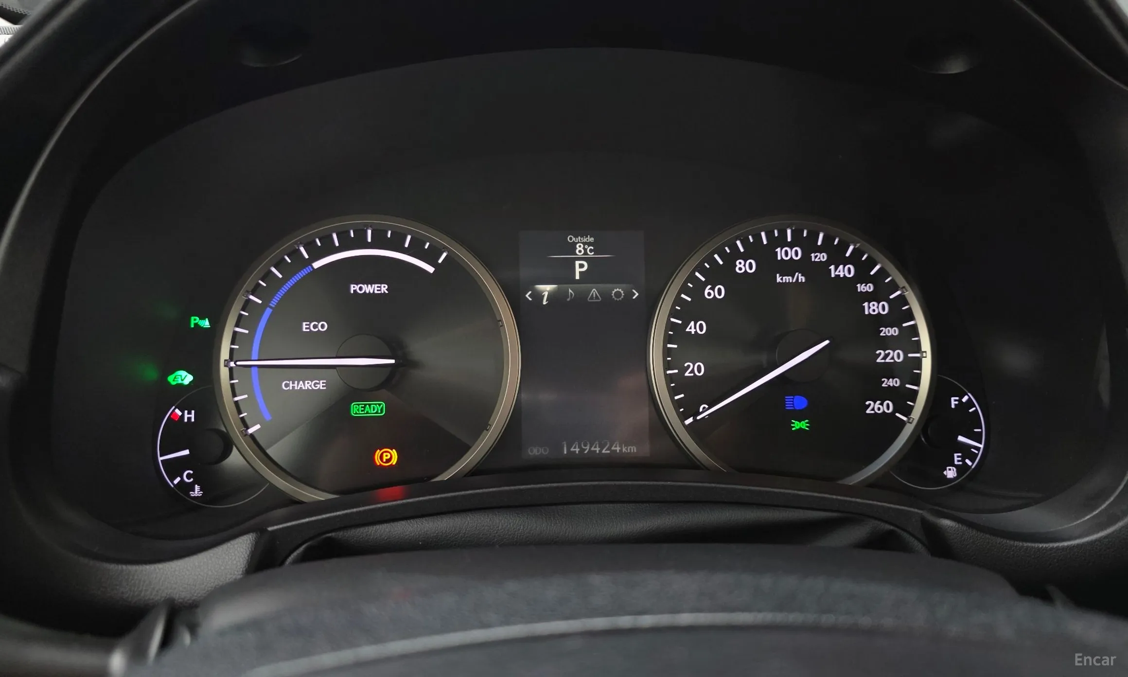Lexus NX300h превью 8