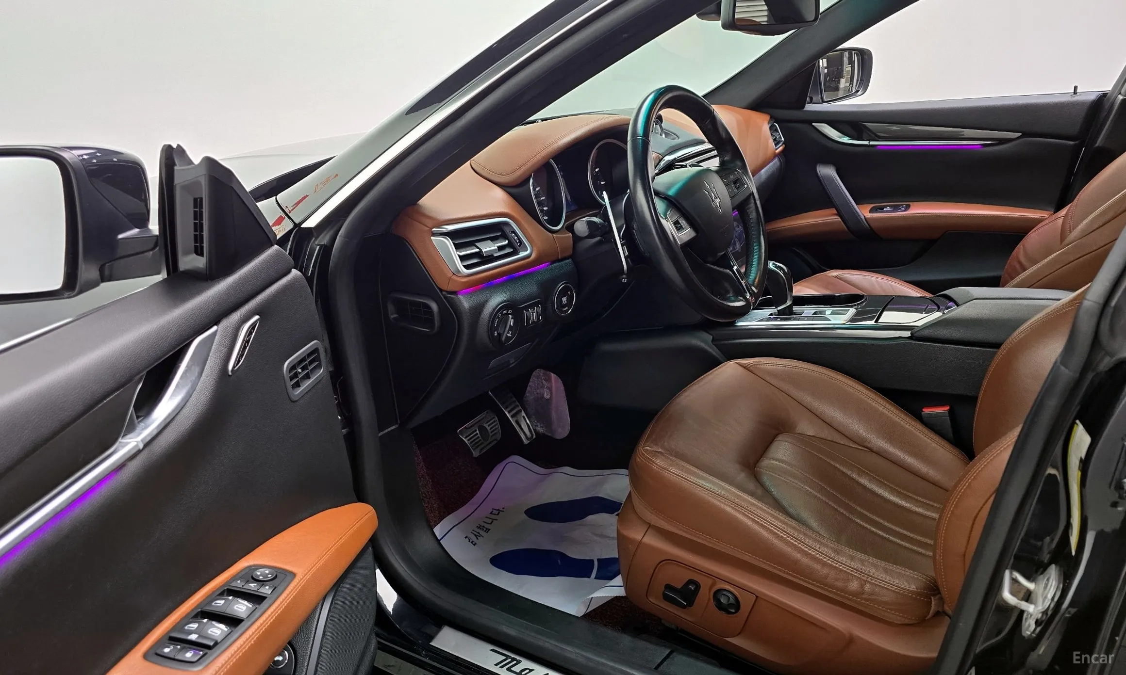 Maserati Ghibli превью 10