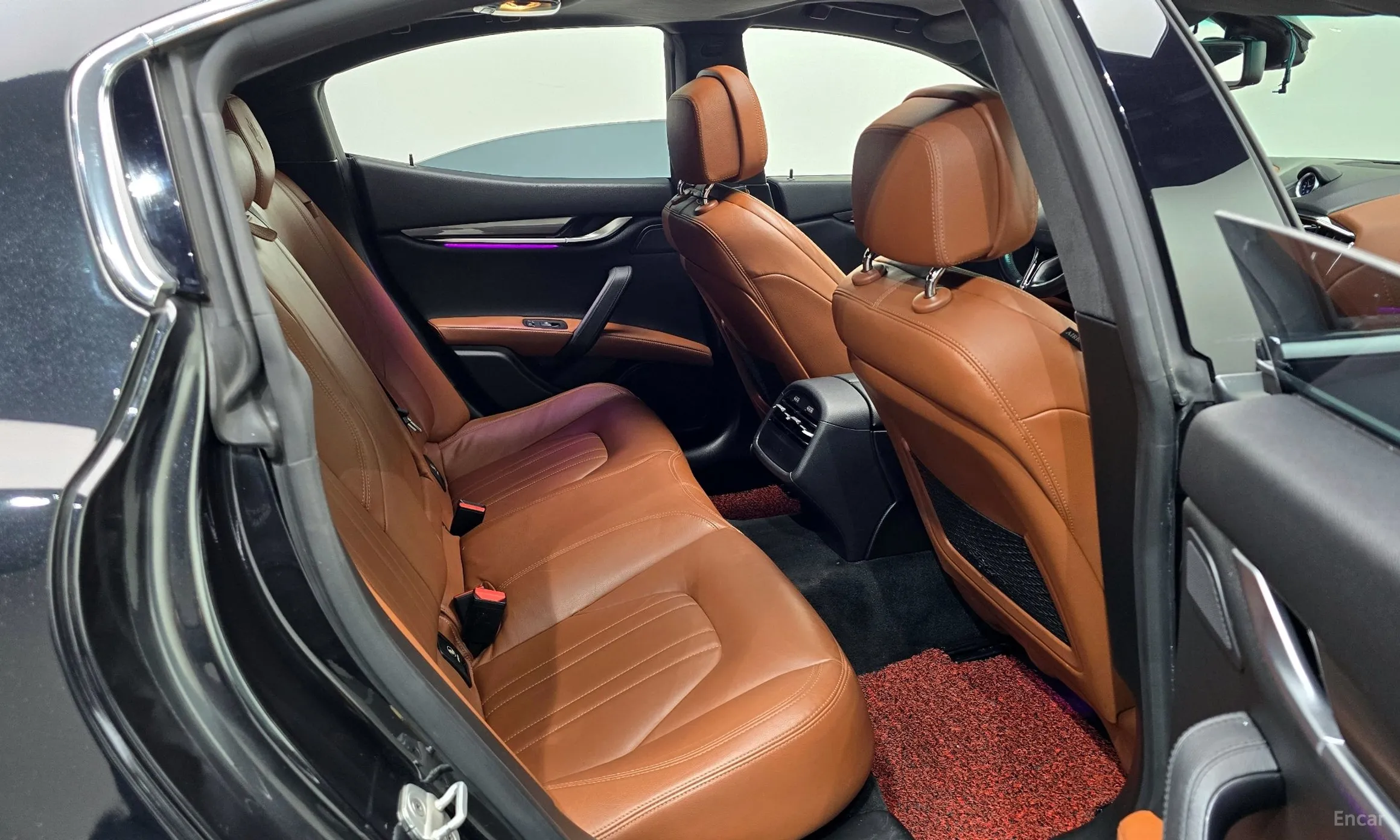 Maserati Ghibli превью 13