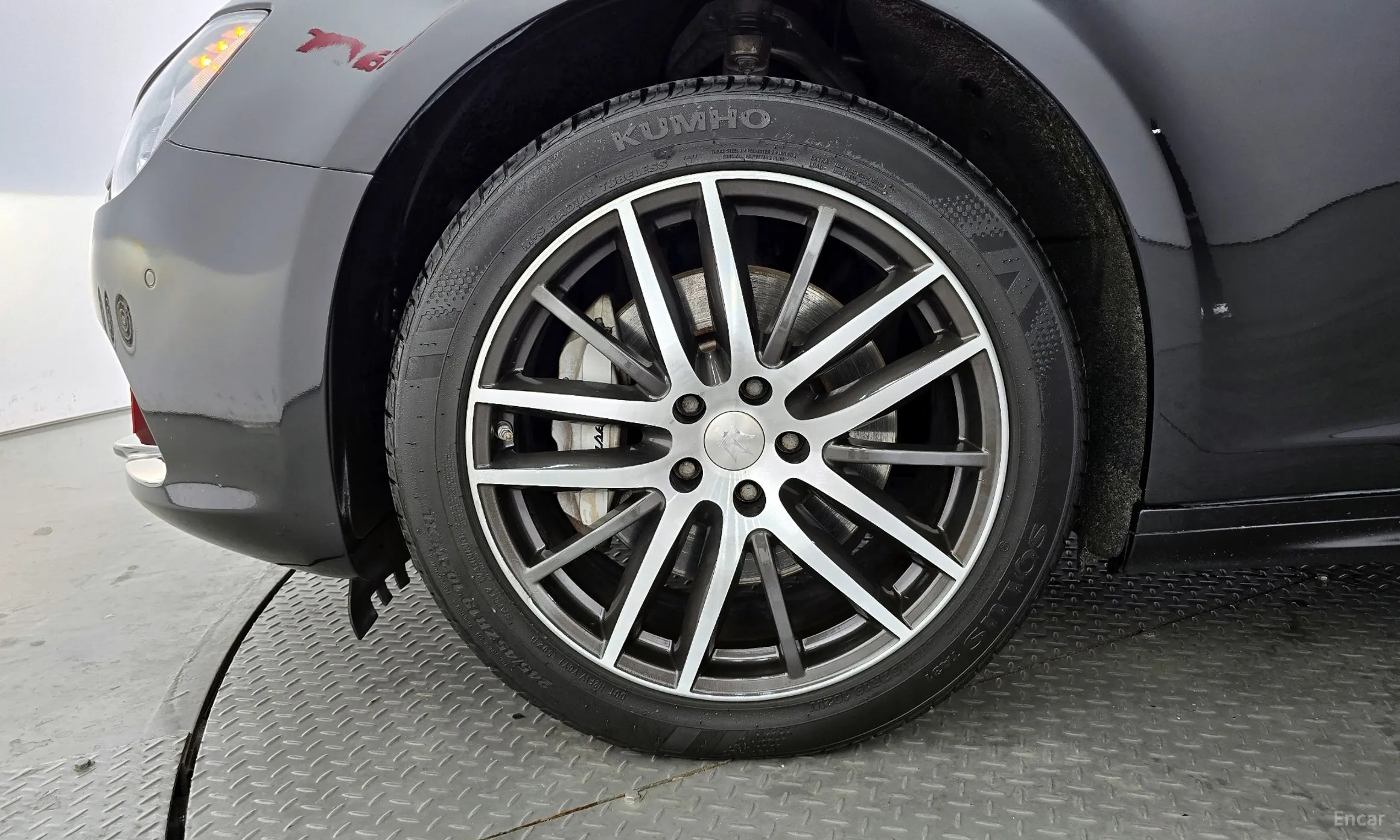 Maserati Ghibli превью 5