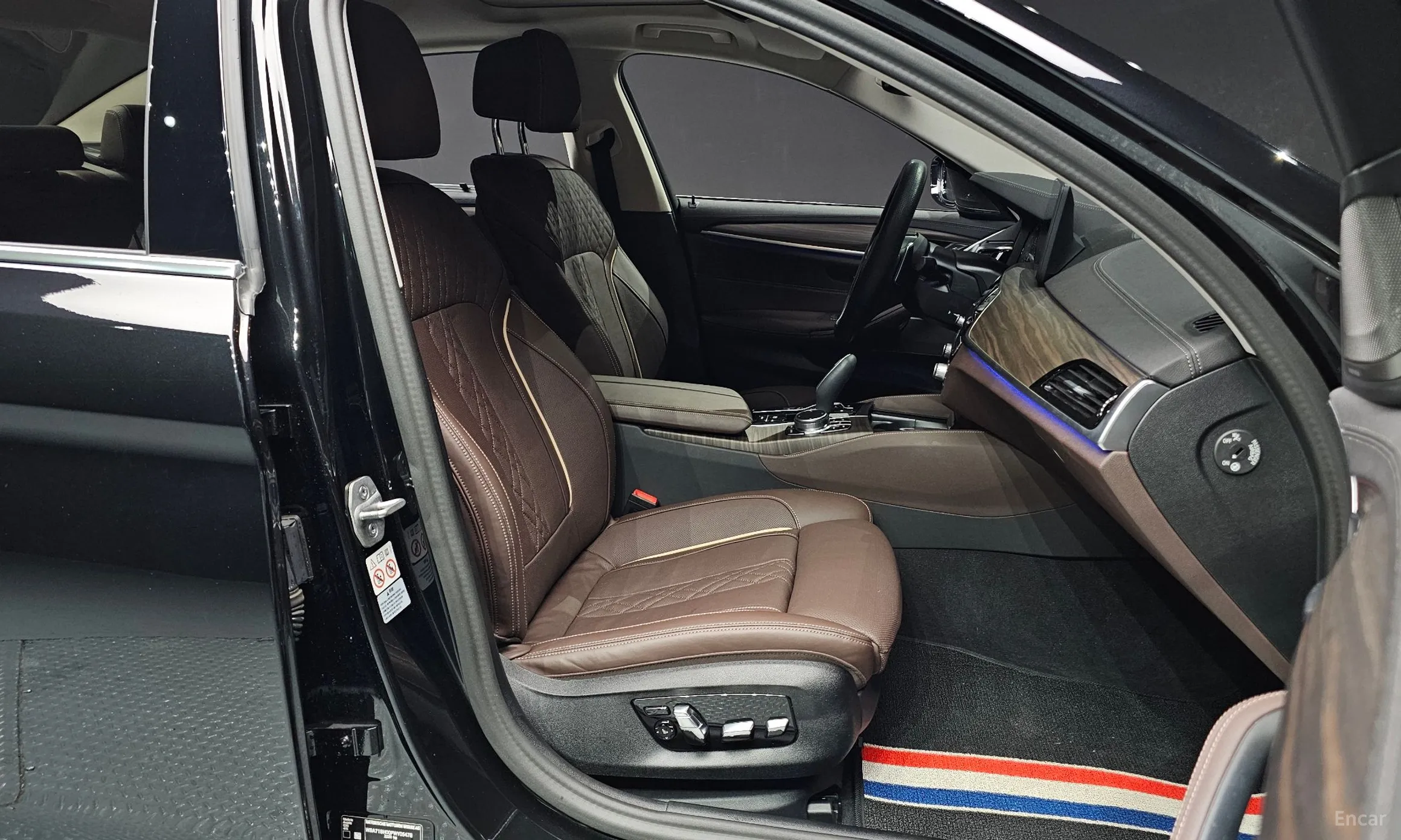 BMW 5 Series (G30) превью 10