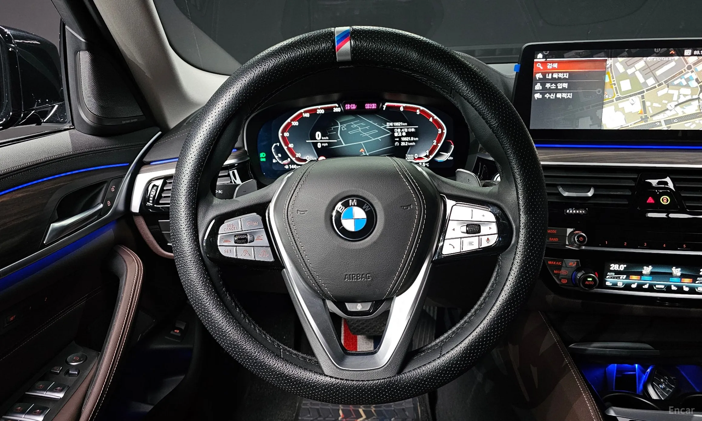 BMW 5 Series (G30) превью 13
