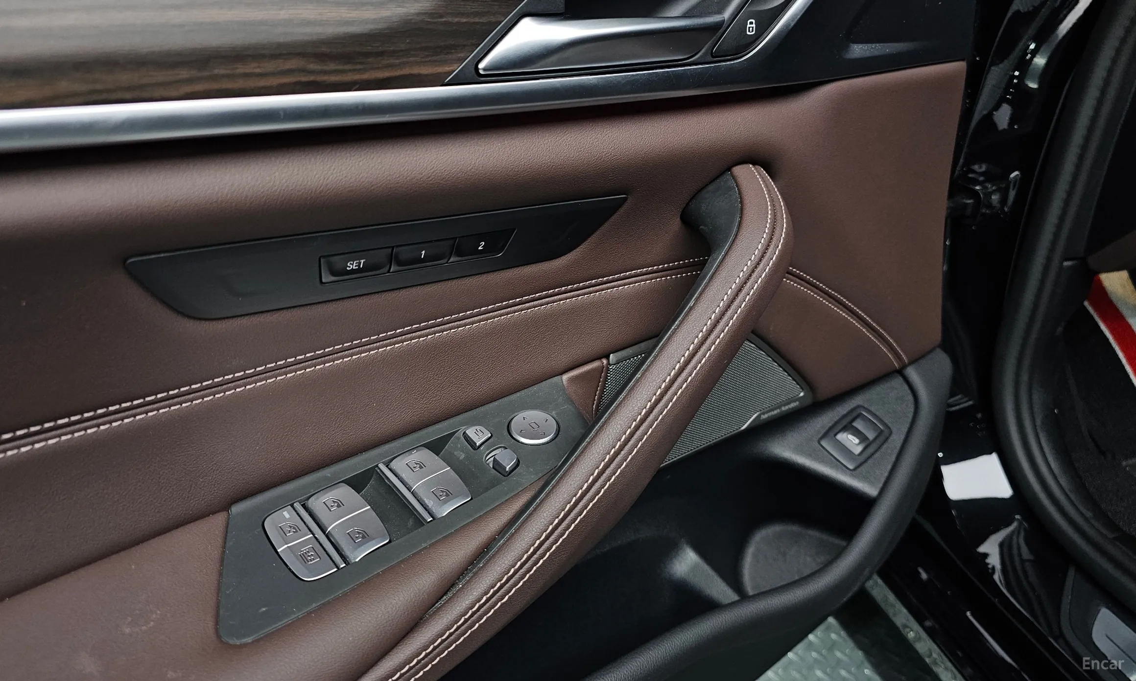 BMW 5 Series (G30) превью 17