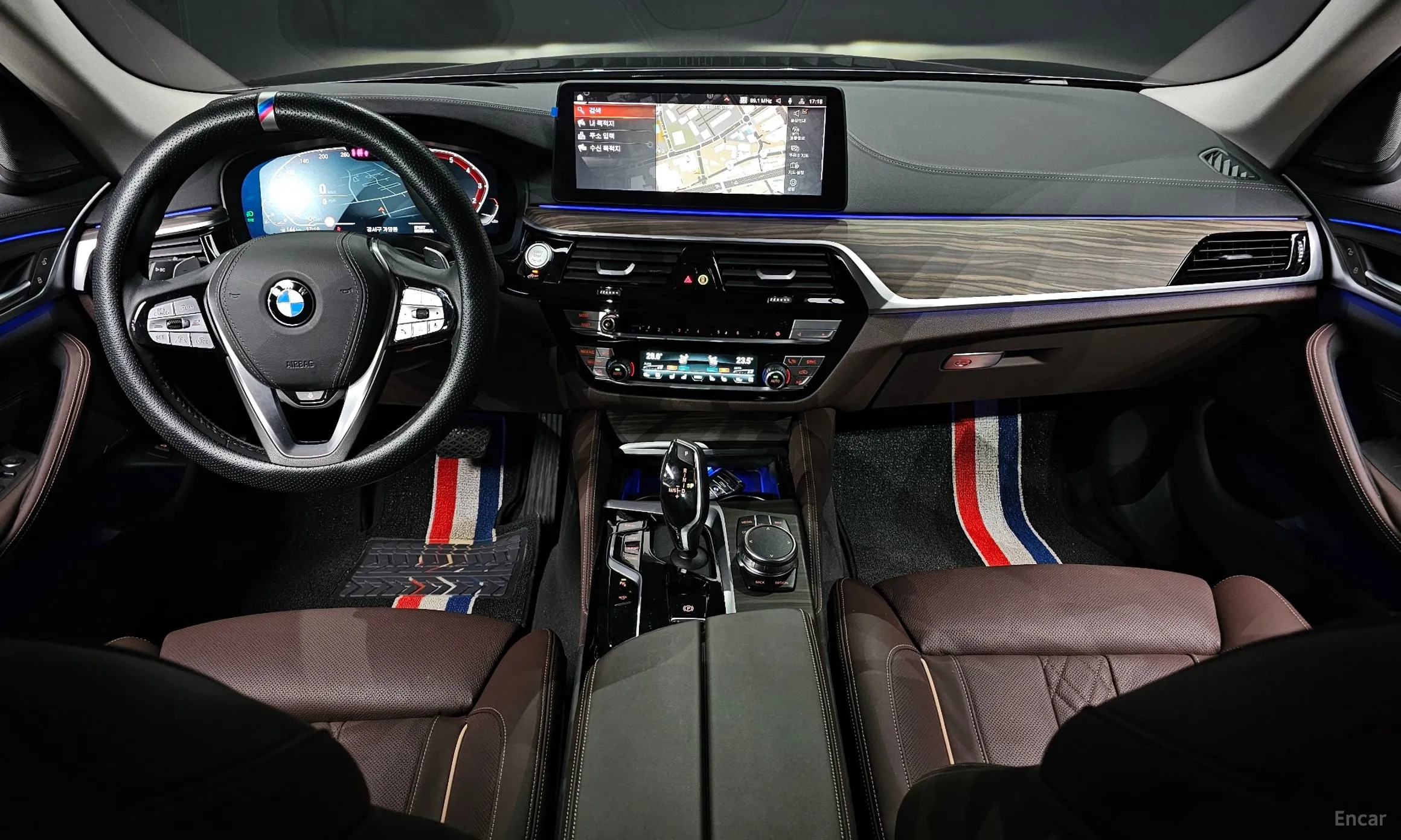 BMW 5 Series (G30) превью 7