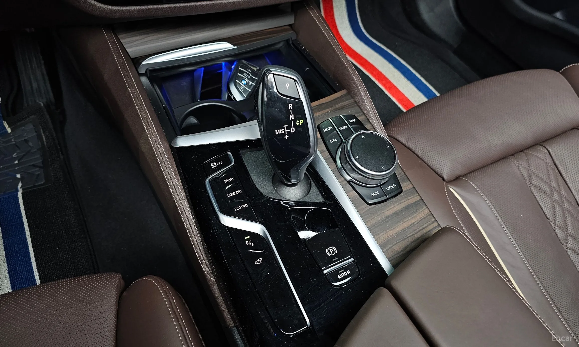 BMW 5 Series (G30) превью 9