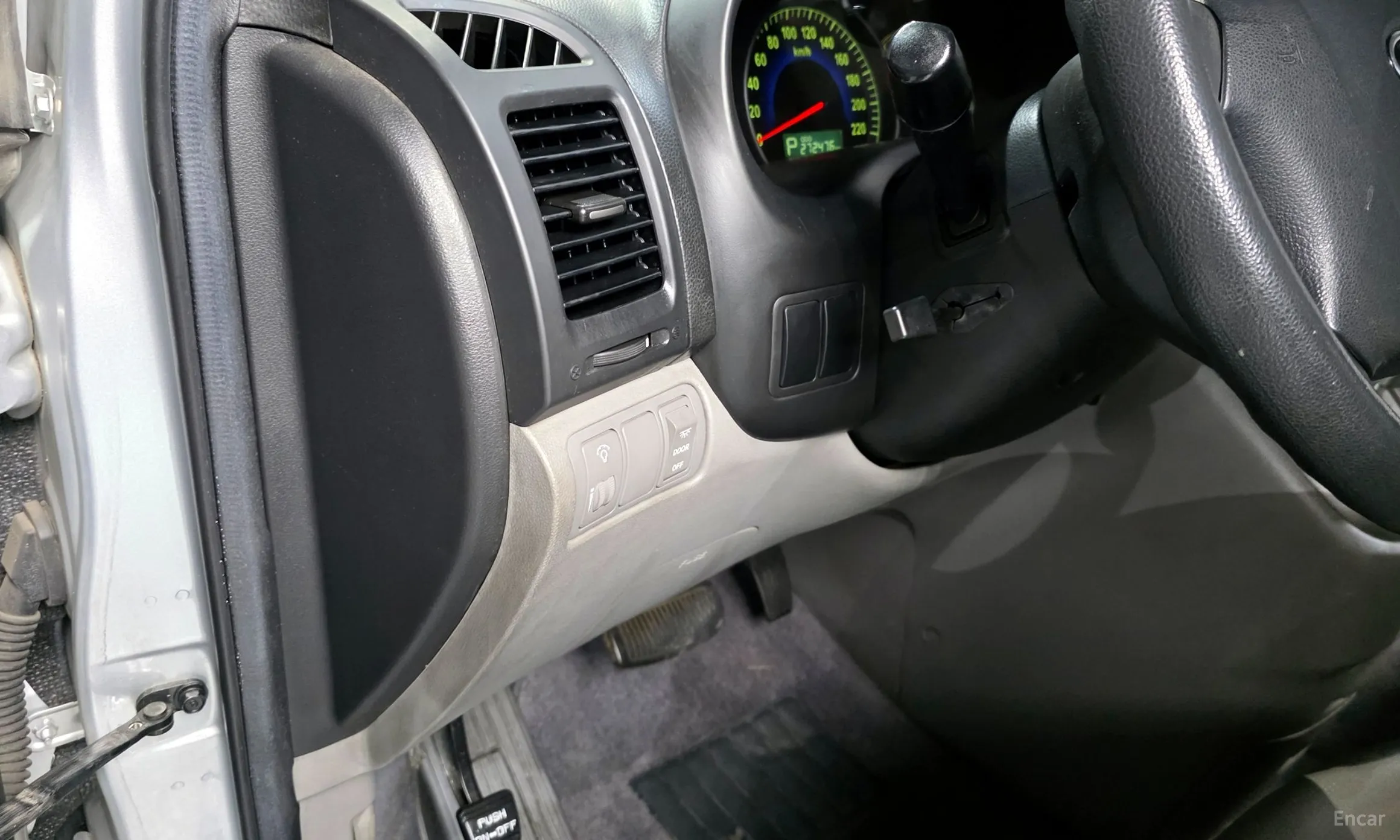 Kia Carnival R превью 16