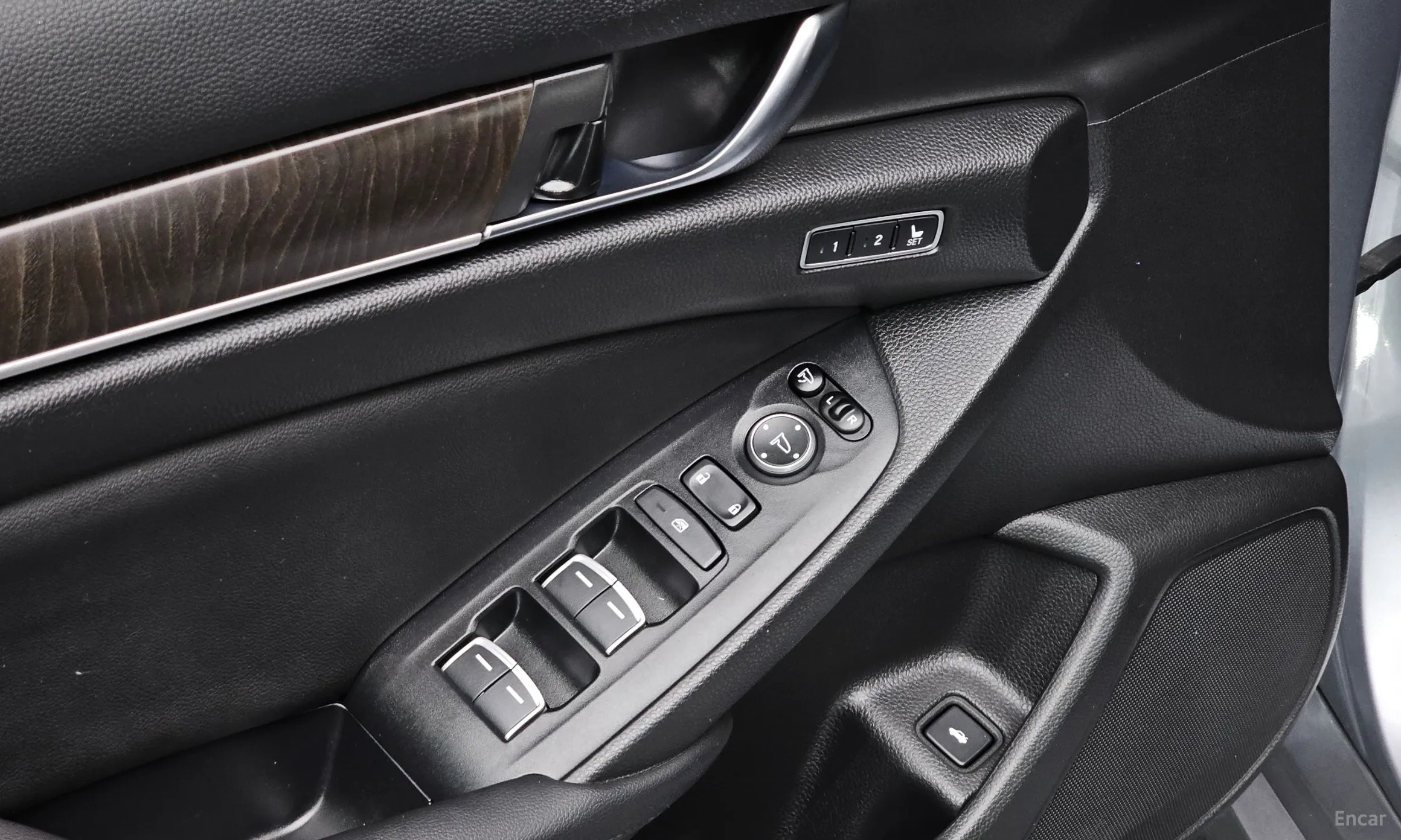 Honda Accord 10th Generation превью 19