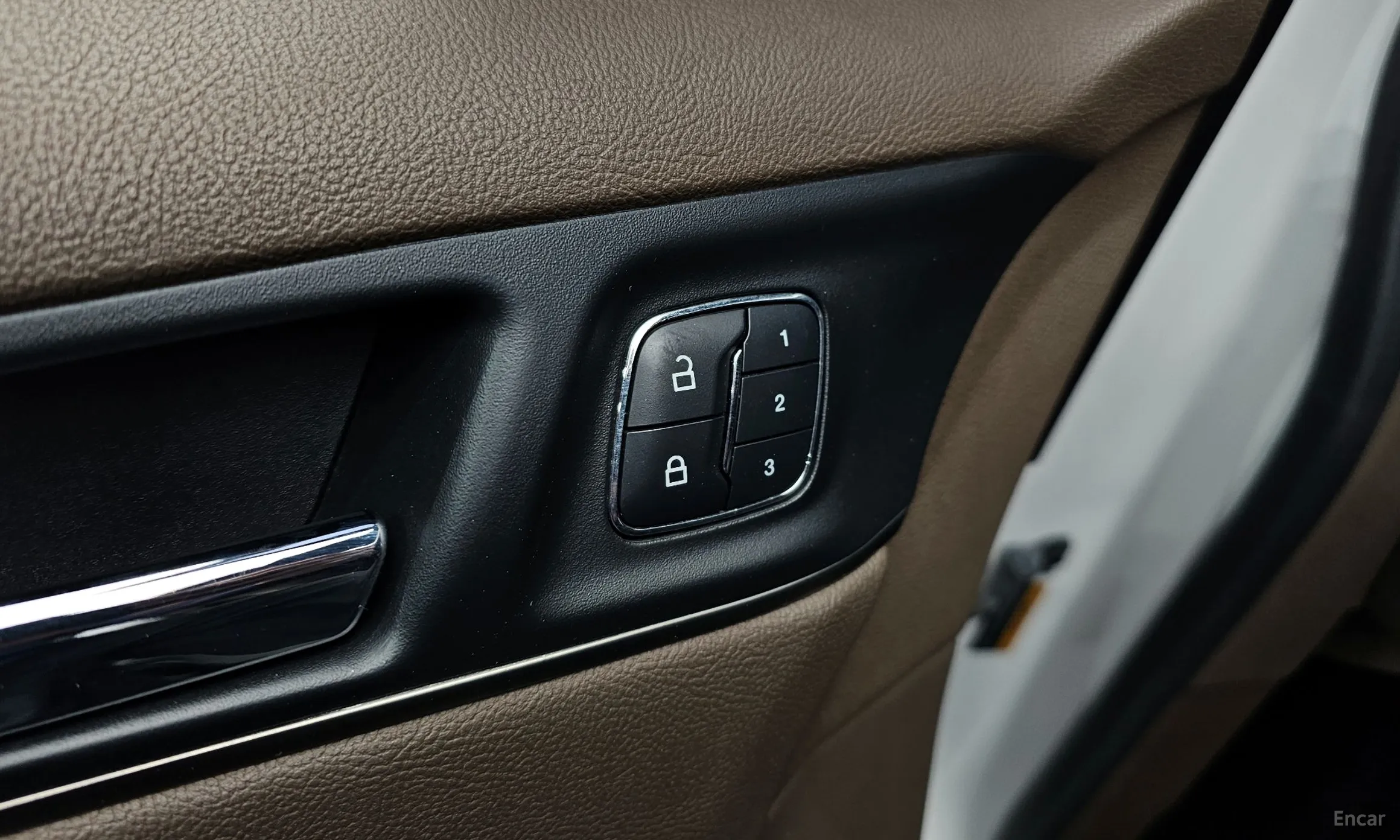 Lincoln MKC превью 17