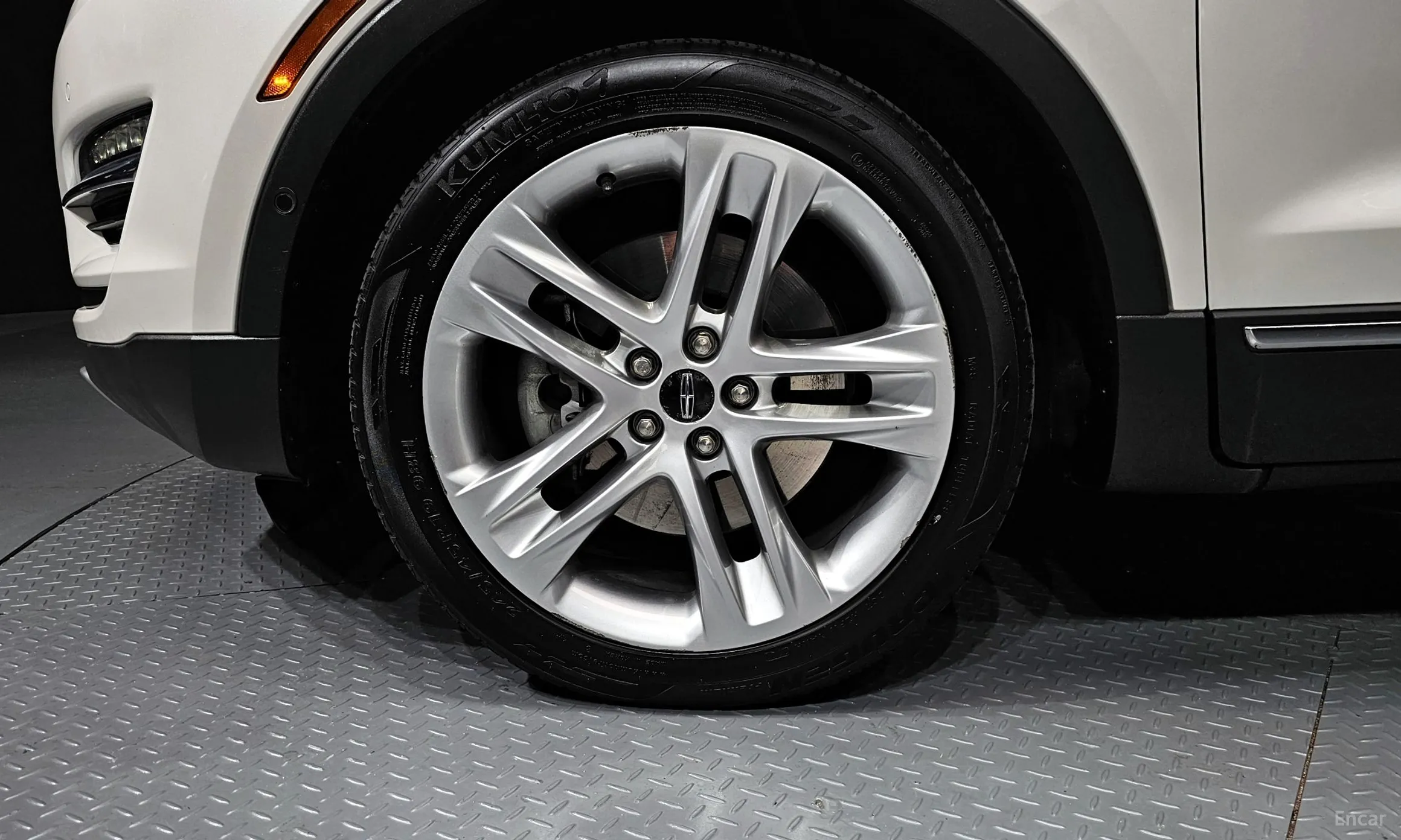 Lincoln MKC превью 5