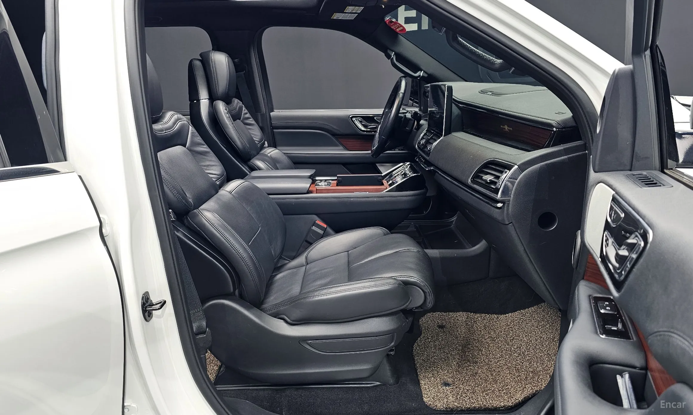 Lincoln Navigator 4th generation превью 11