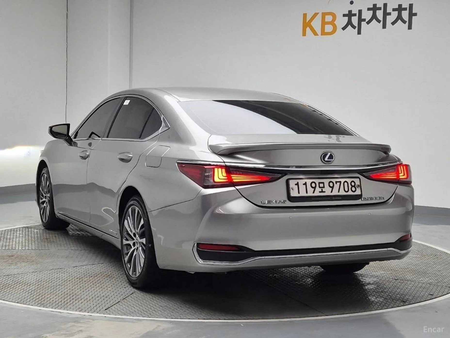 Lexus ES300h 7th Generation