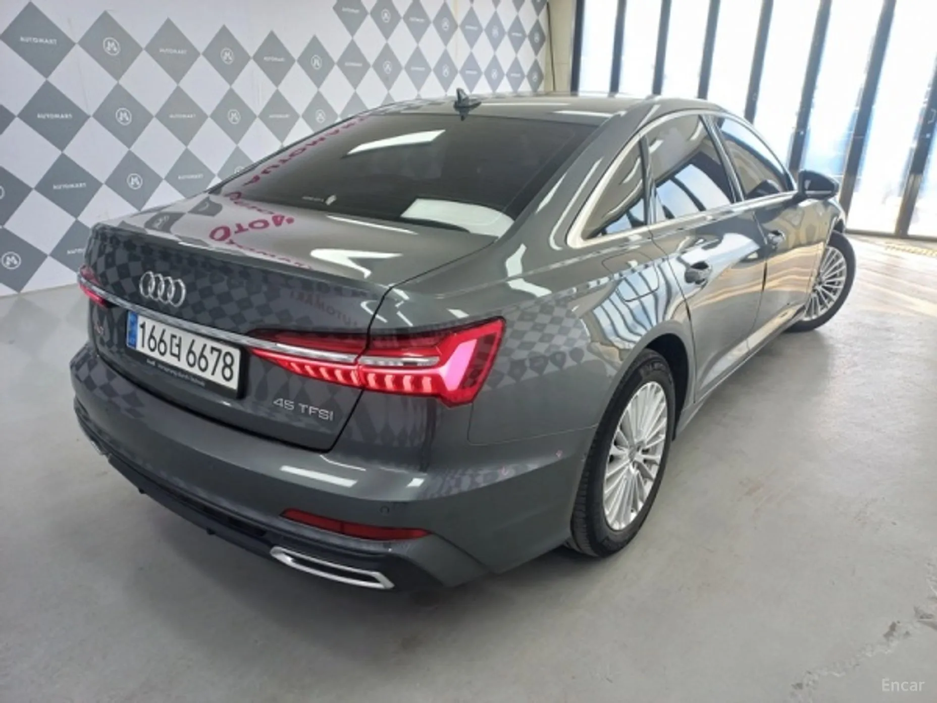 Audi A6 (C8) превью 2