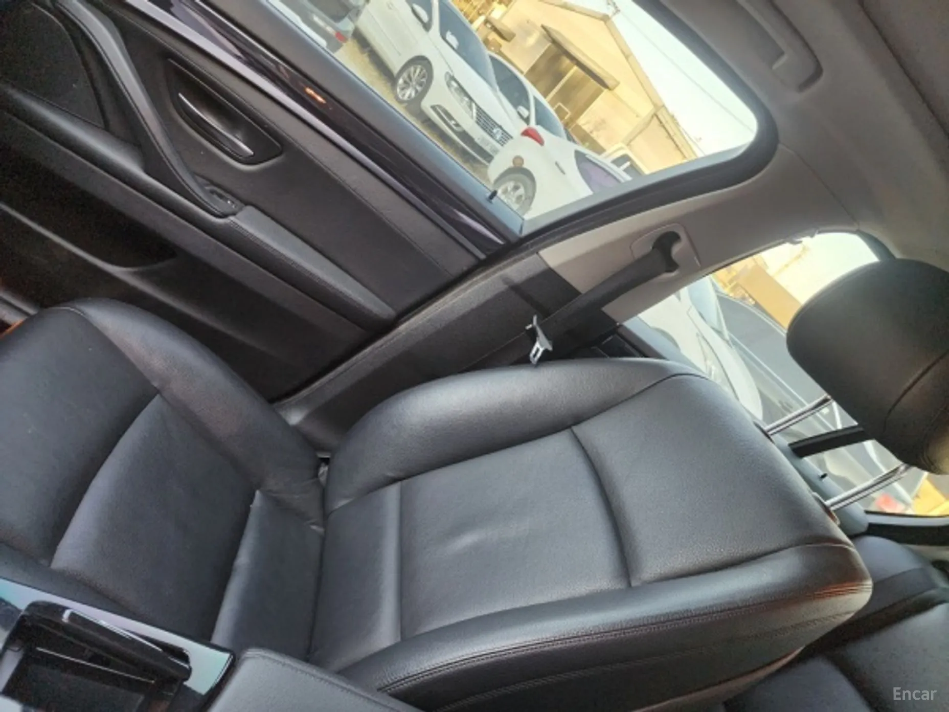 BMW 5 Series (F10) превью 9
