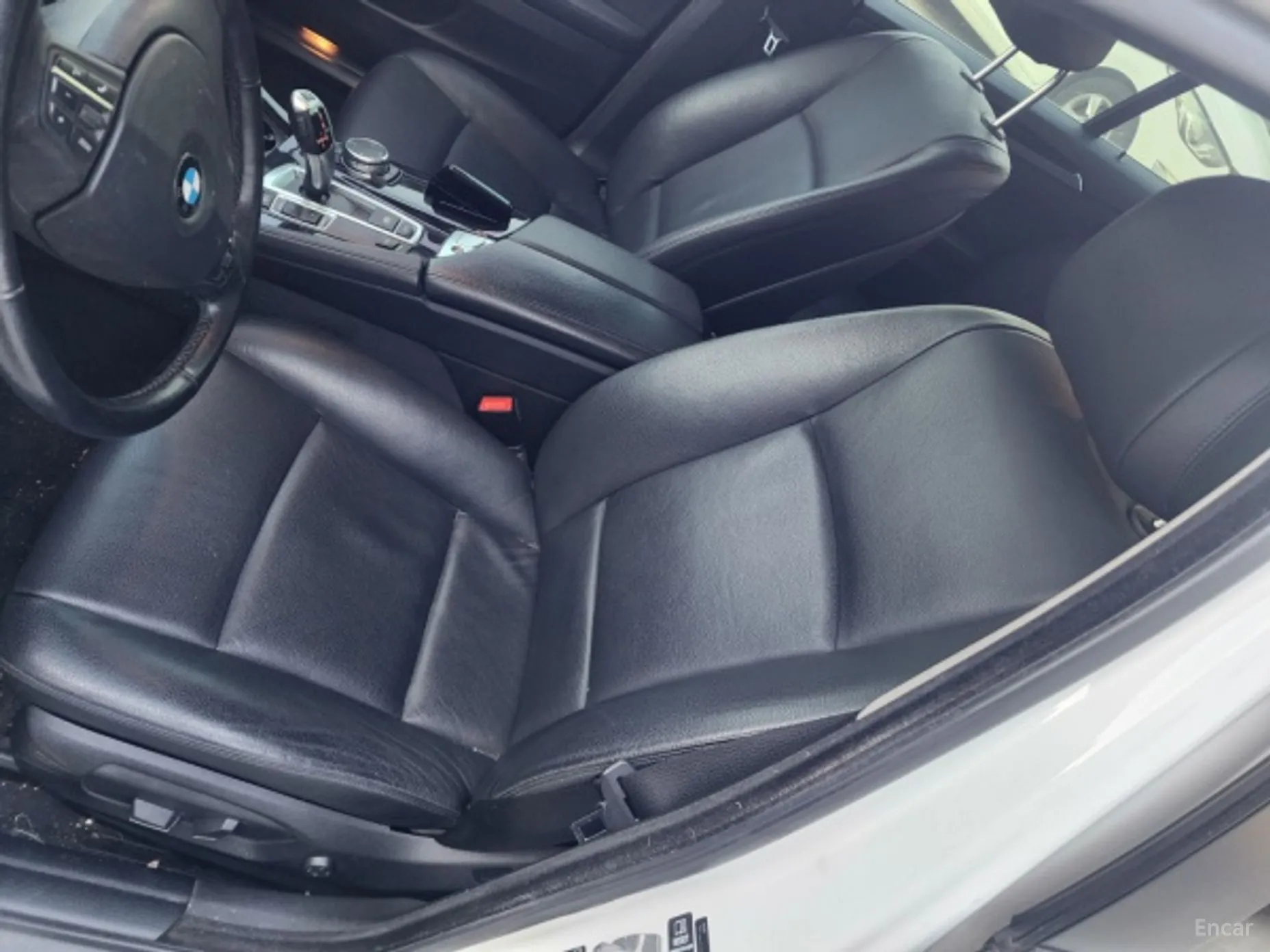 BMW 5 Series (F10) превью 5